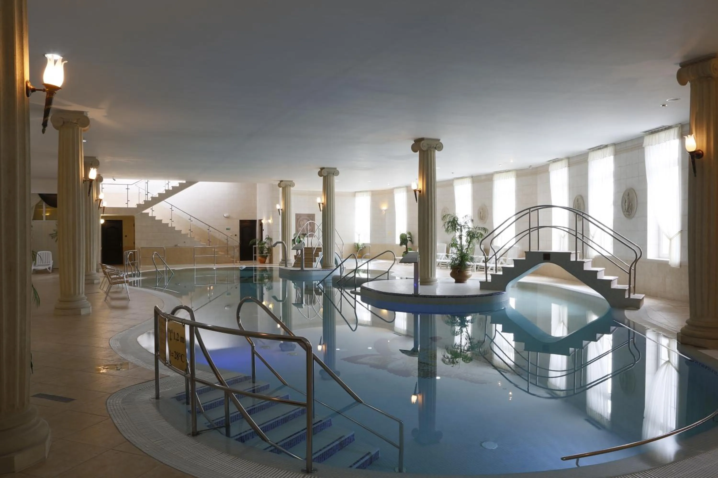 Swimming pool in Bristol Palace