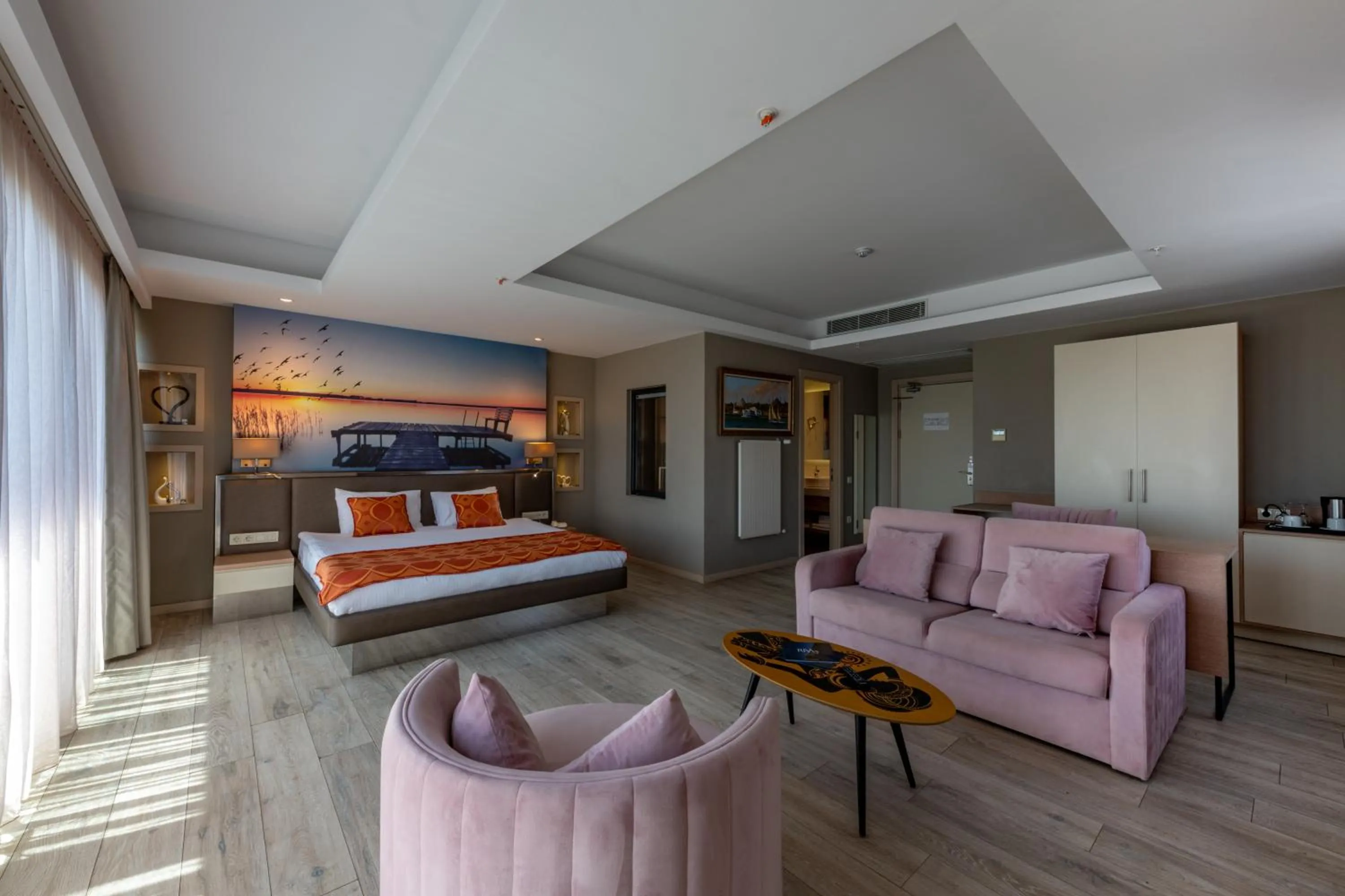 Photo of the whole room, Bed in Riva's Moda