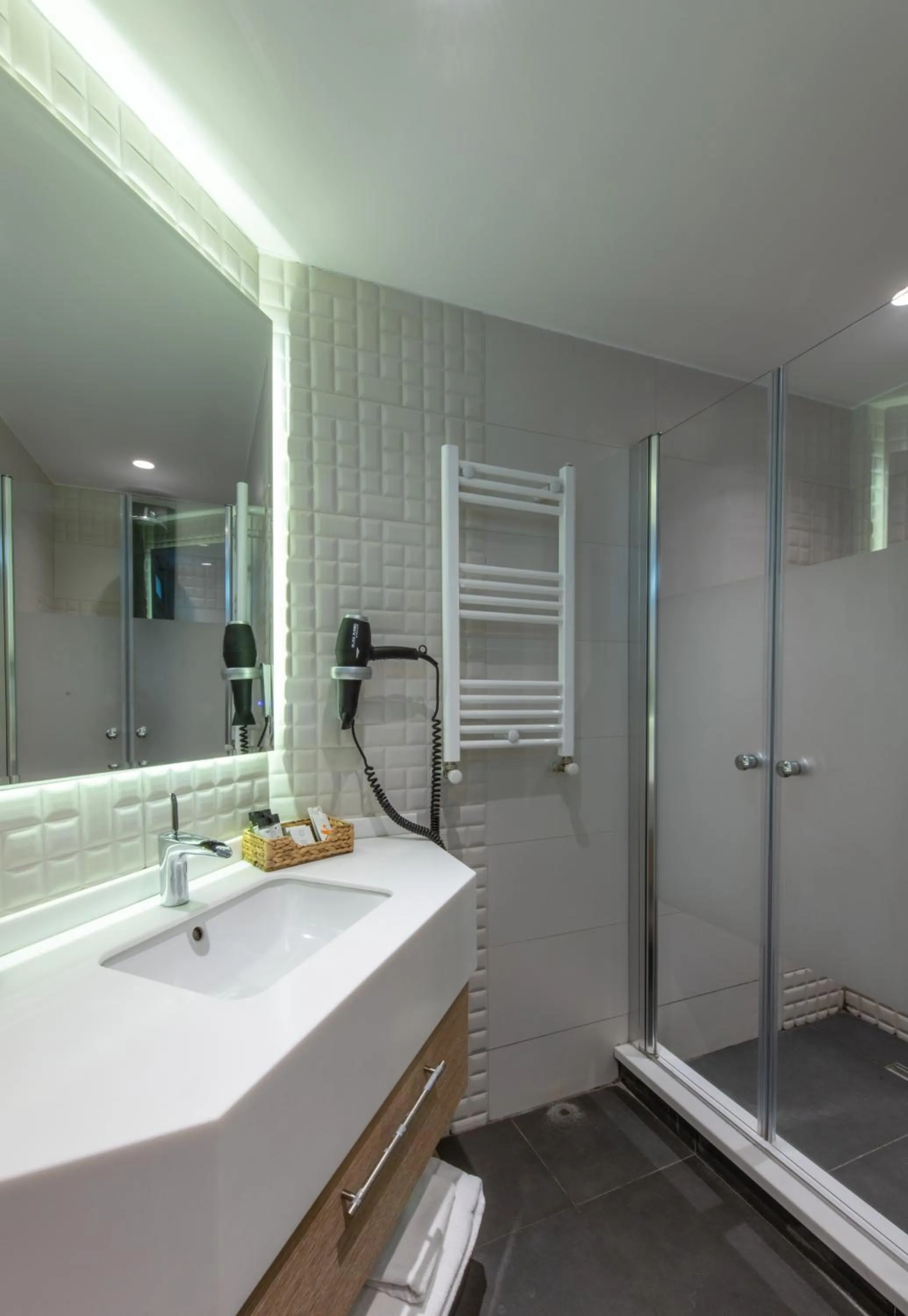 Bathroom in Riva's Moda