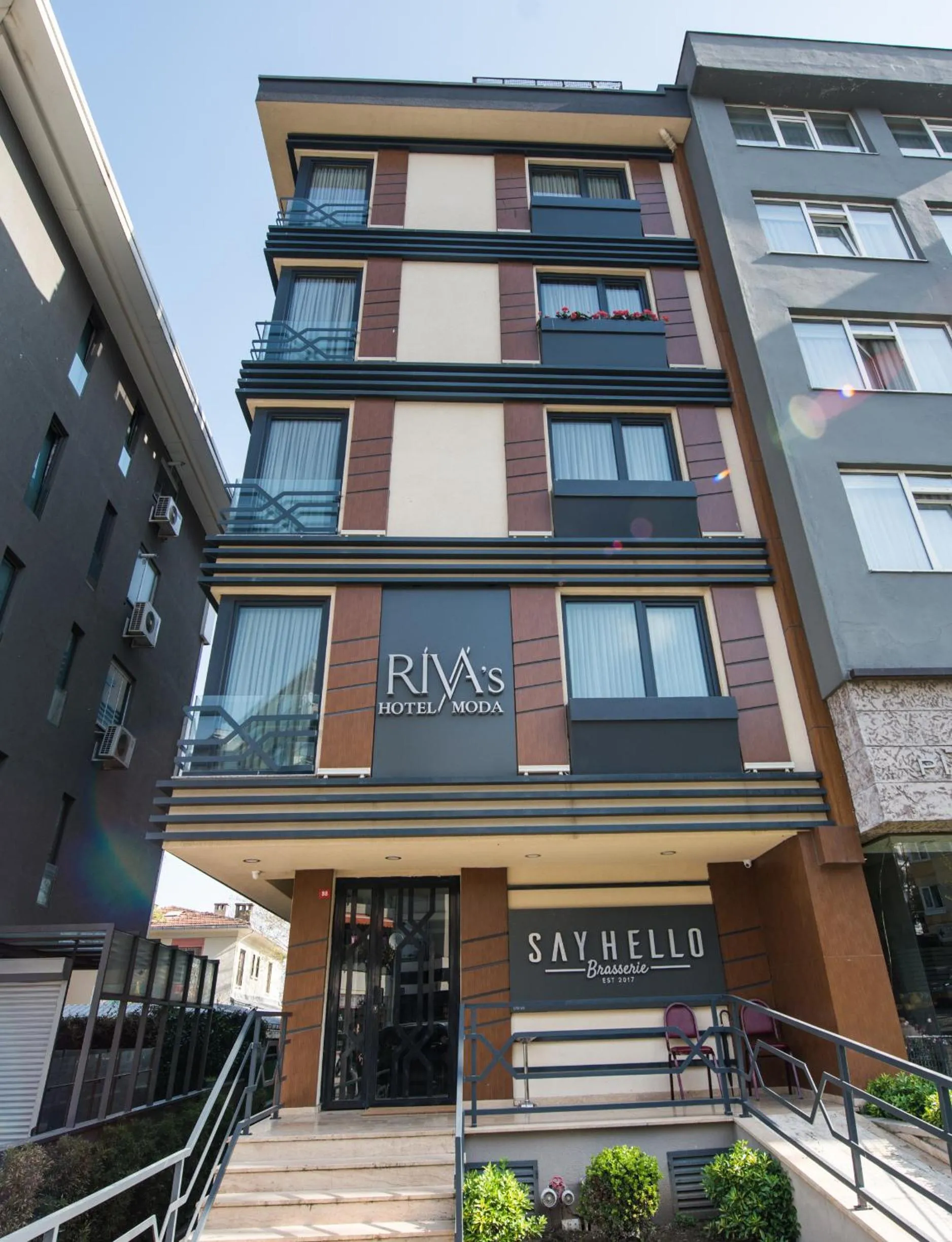 Property building in Riva's Moda