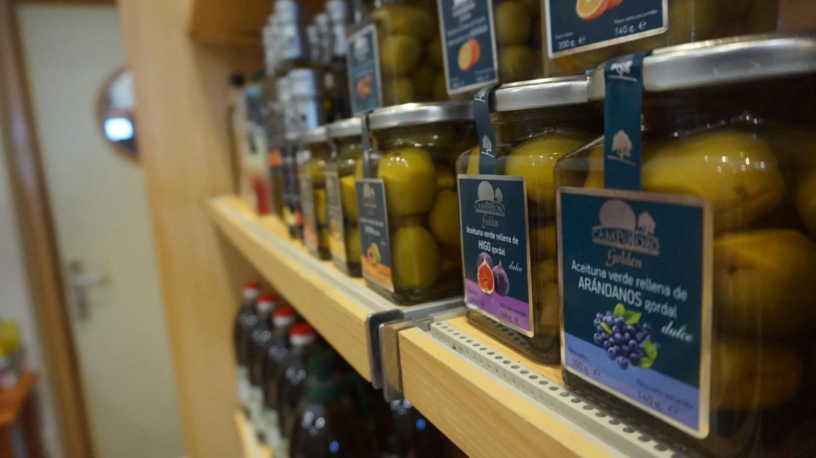 On-site shops in La Palmosa