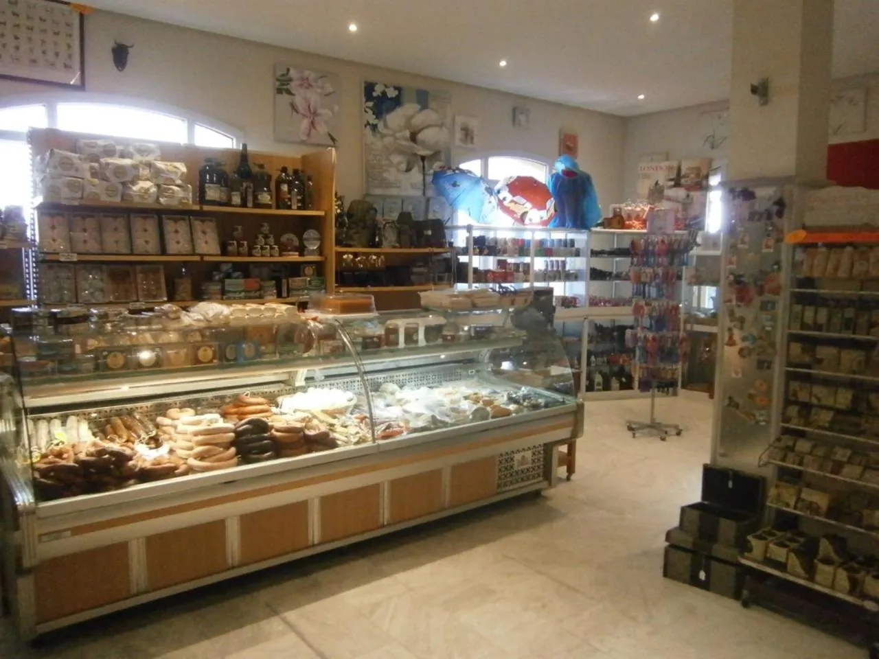 On-site shops in La Palmosa