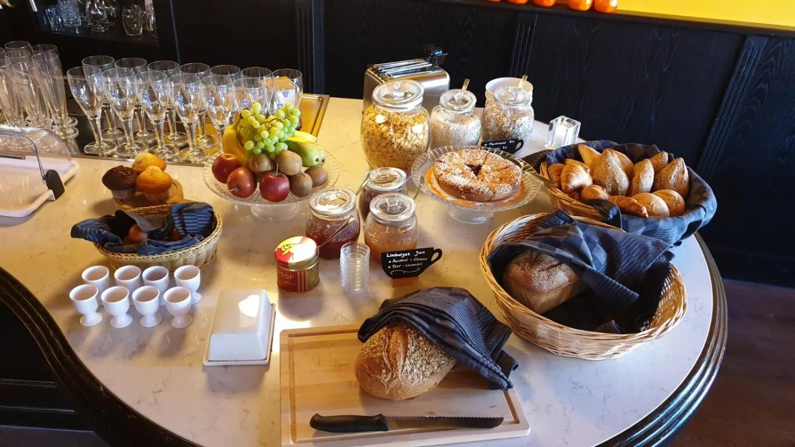 Continental breakfast in Dormio Hotel De Prins van Oranje