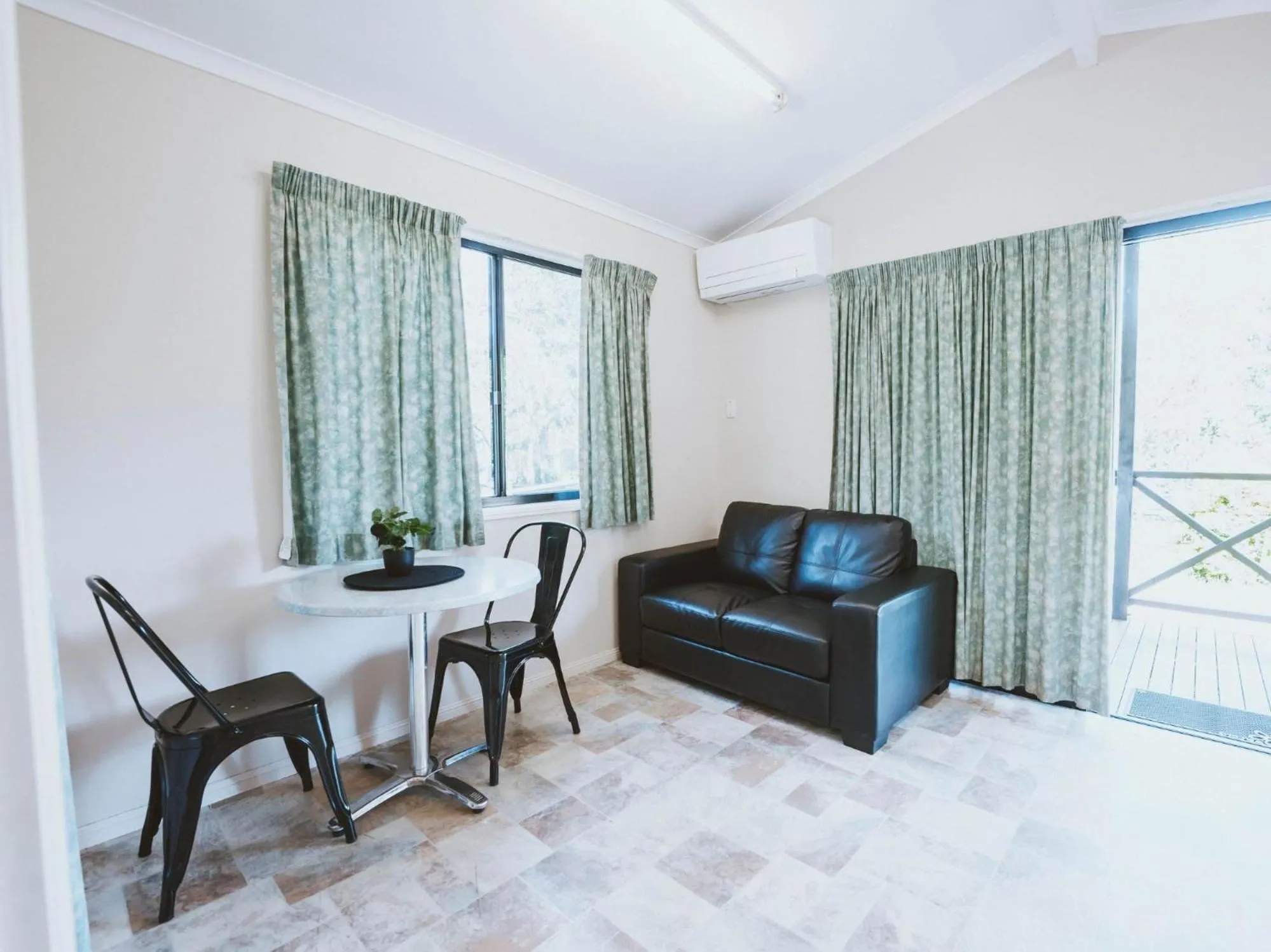 Living room in BIG4 Cania Gorge Holiday Park