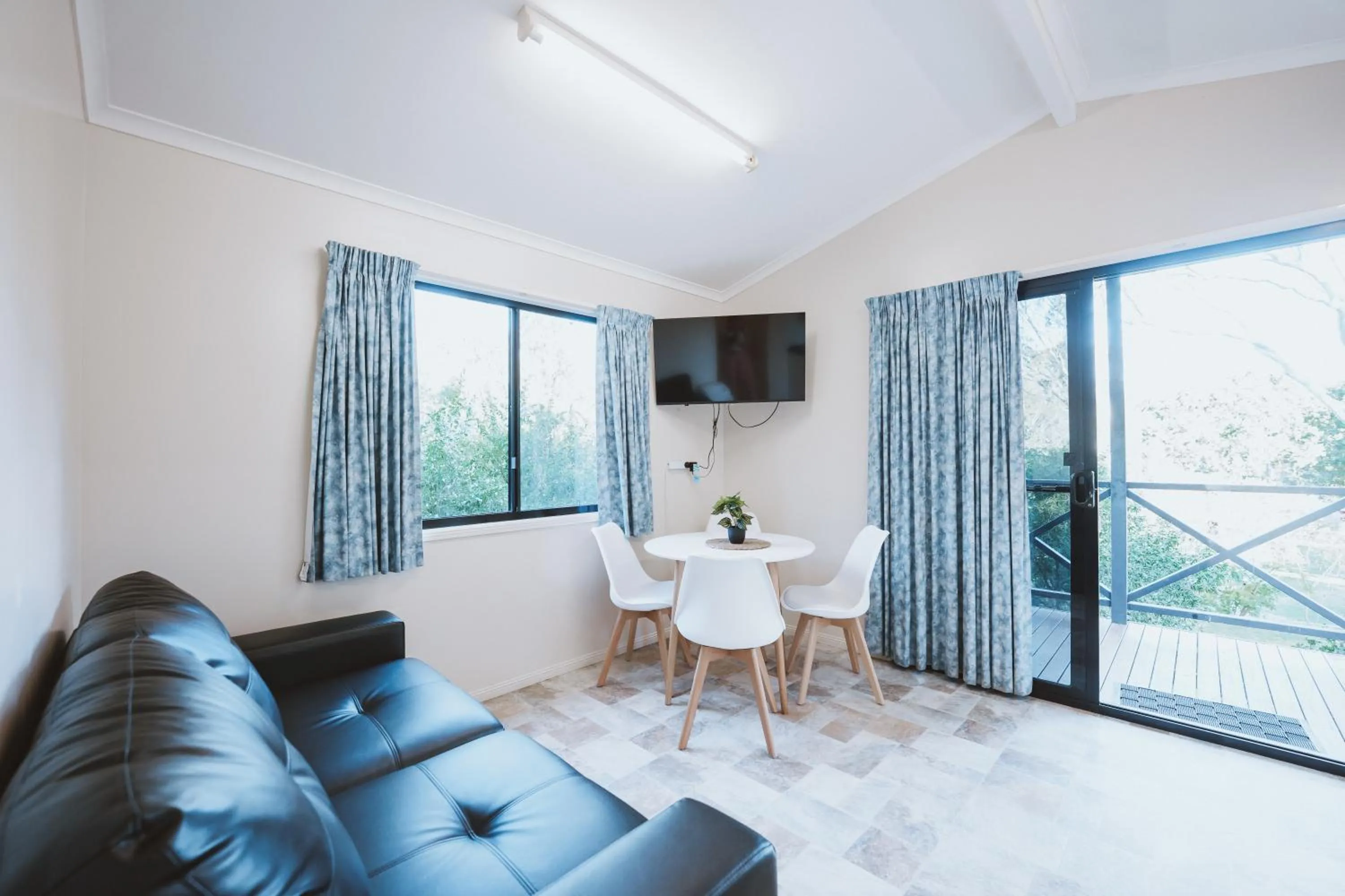 Living room in BIG4 Cania Gorge Holiday Park