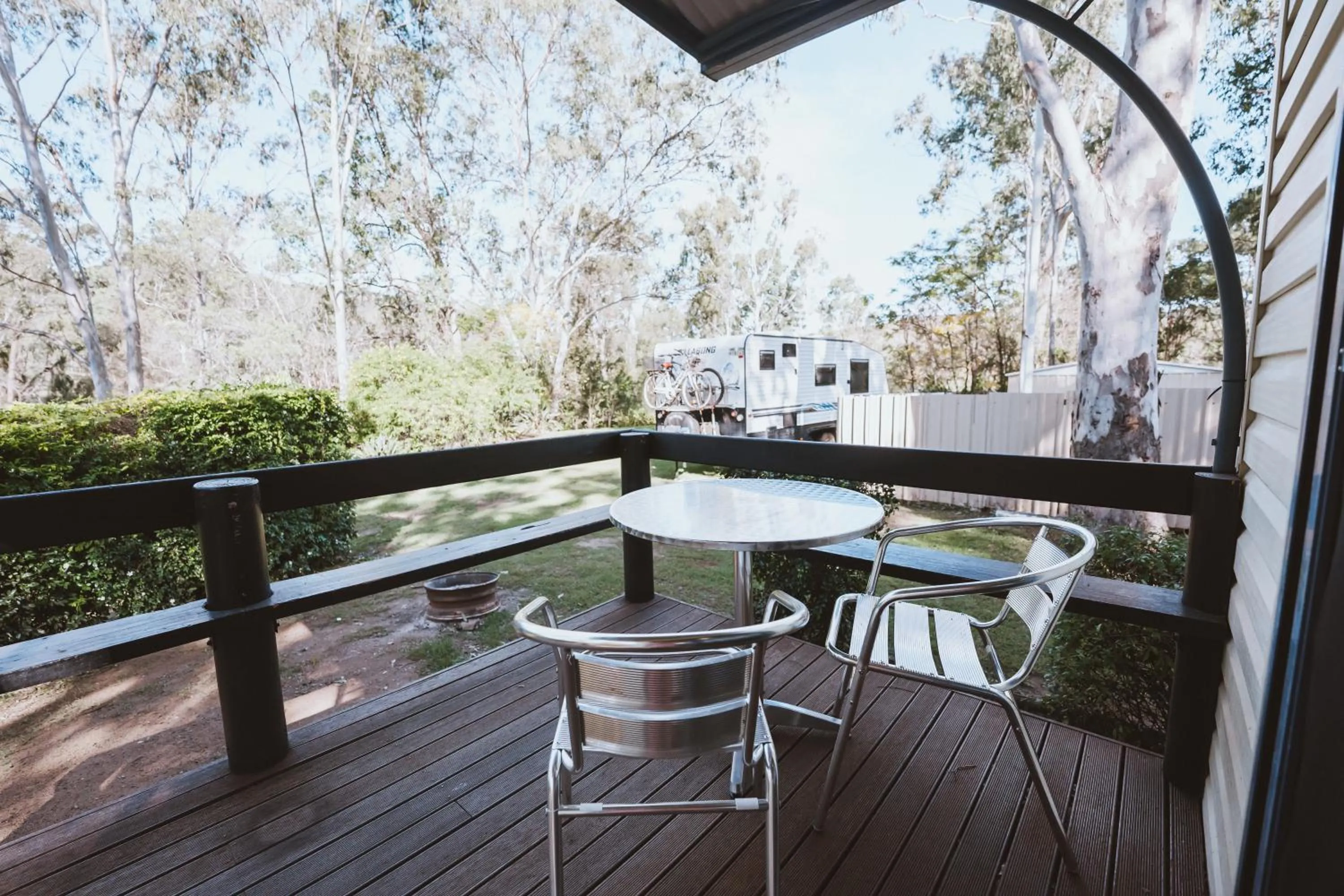 Seating area in BIG4 Cania Gorge Holiday Park