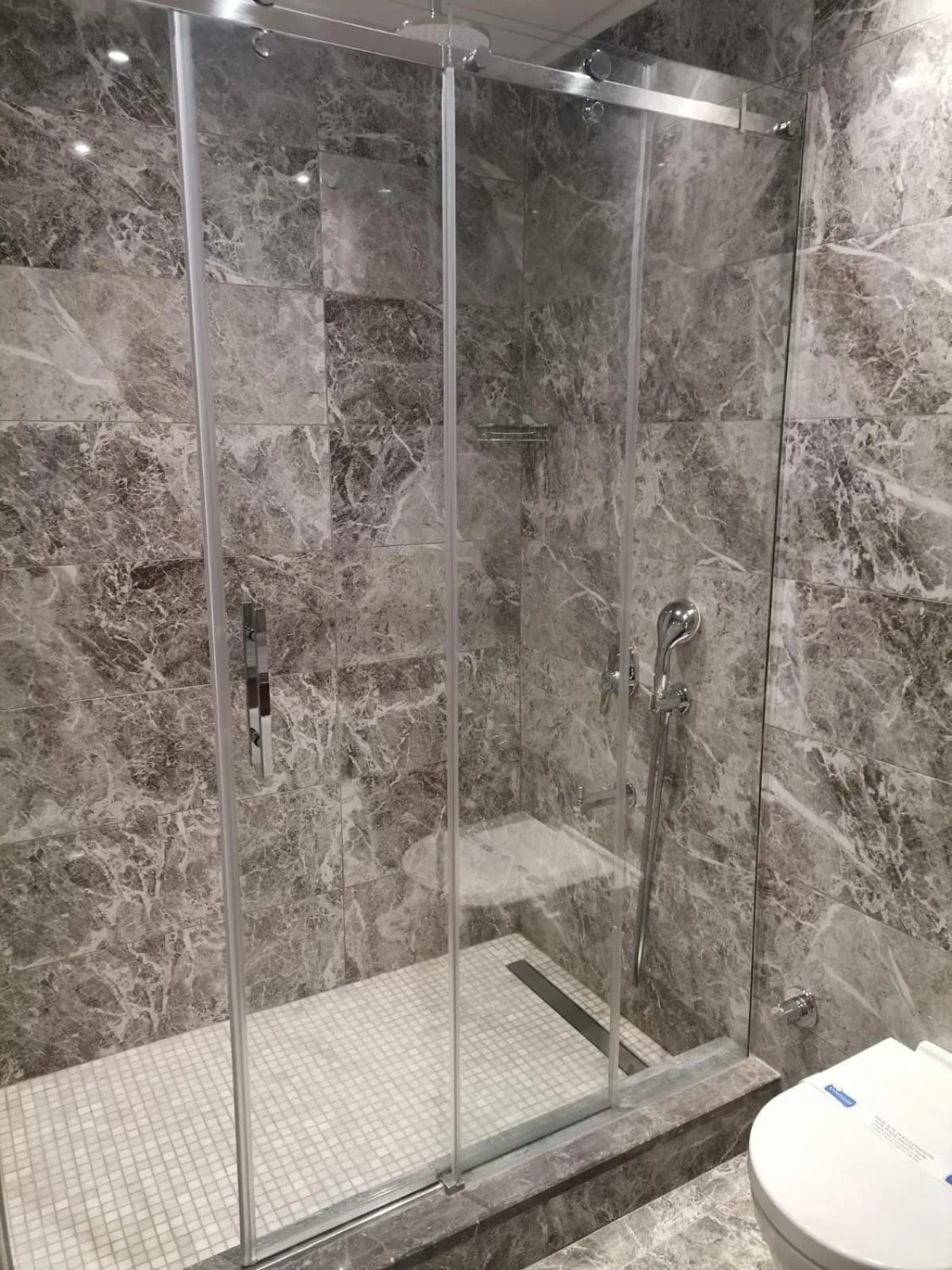 Bathroom in Golden Royal Hotel & SPA