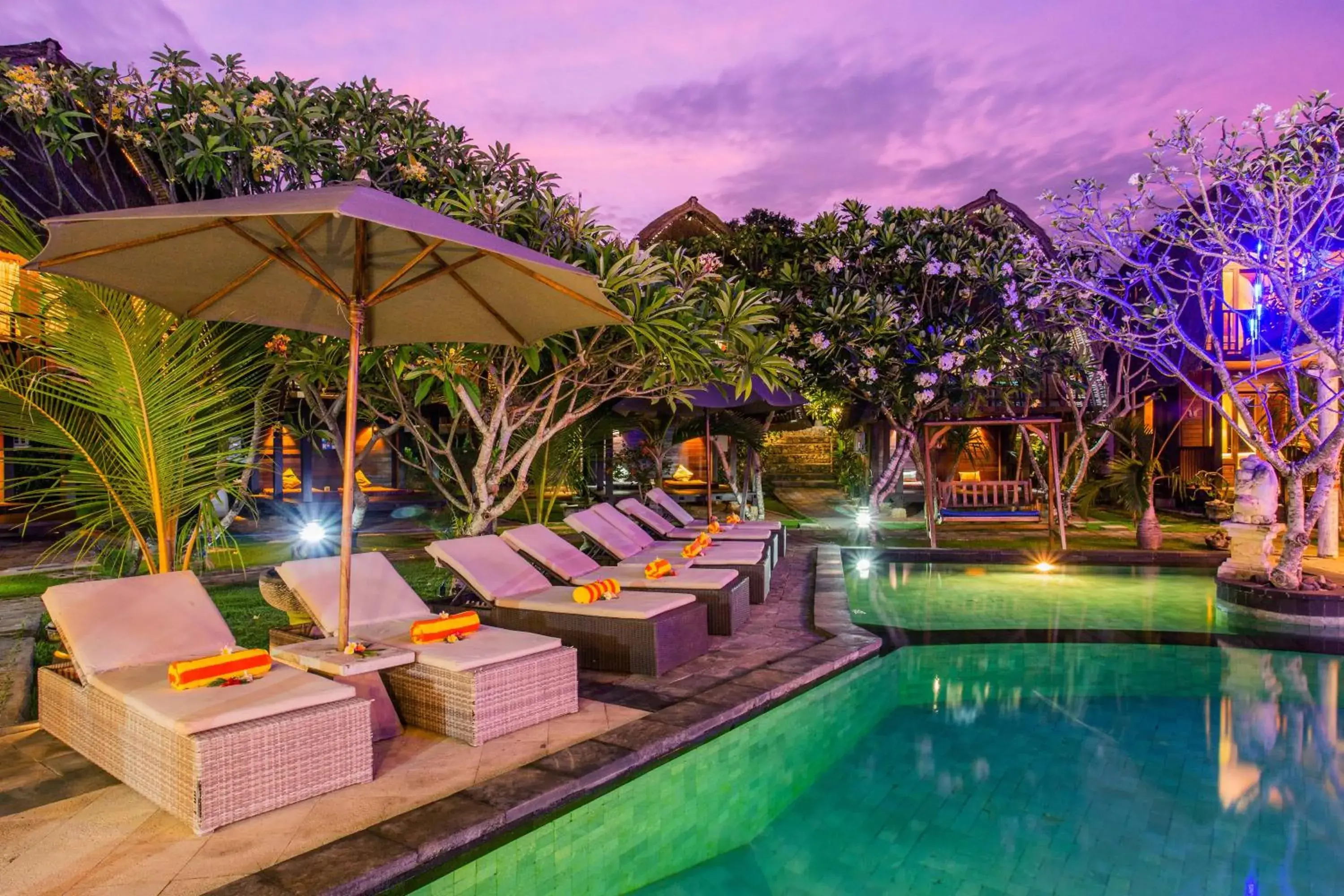 Swimming pool in Nanuk's Bungalows Swimming pool in Nanuk's Bungalows