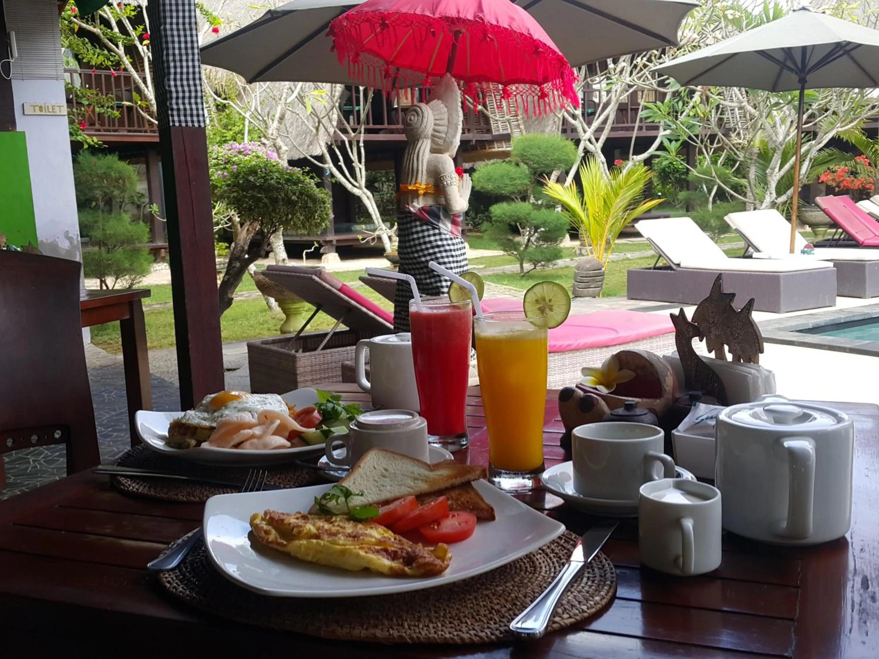 Breakfast in Nanuk's Bungalows