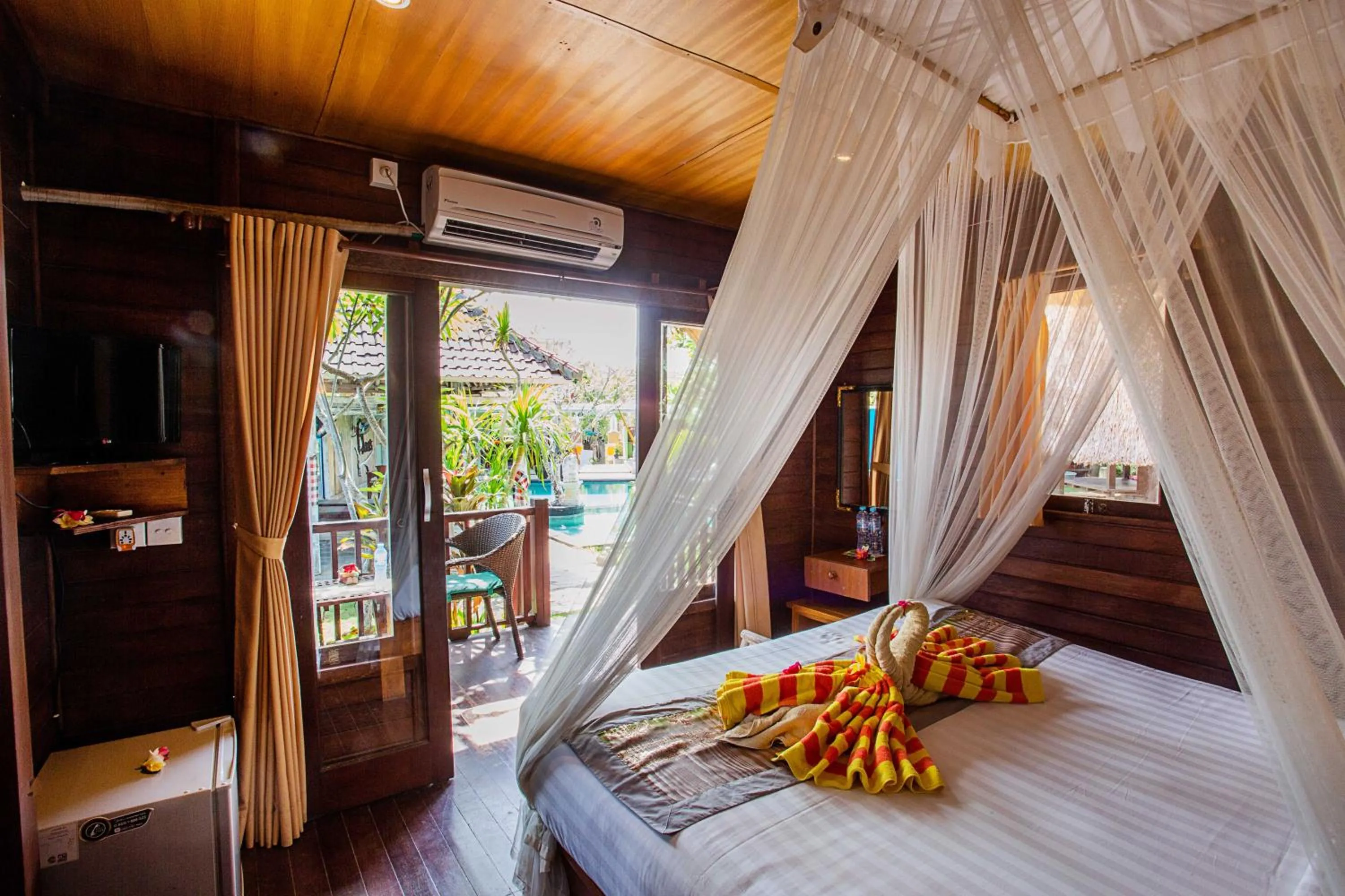 Bedroom, Bed in Nanuk's Bungalows