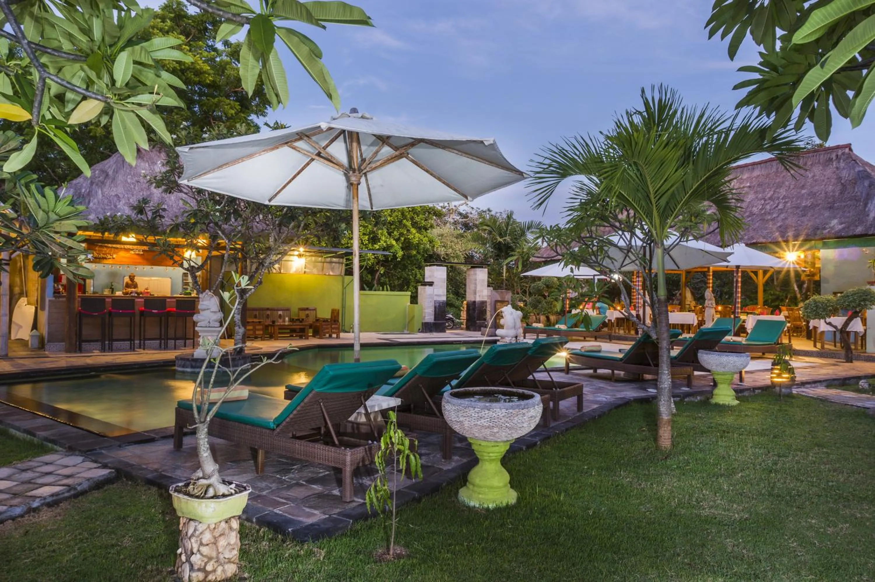 Pool view in Nanuk's Bungalows