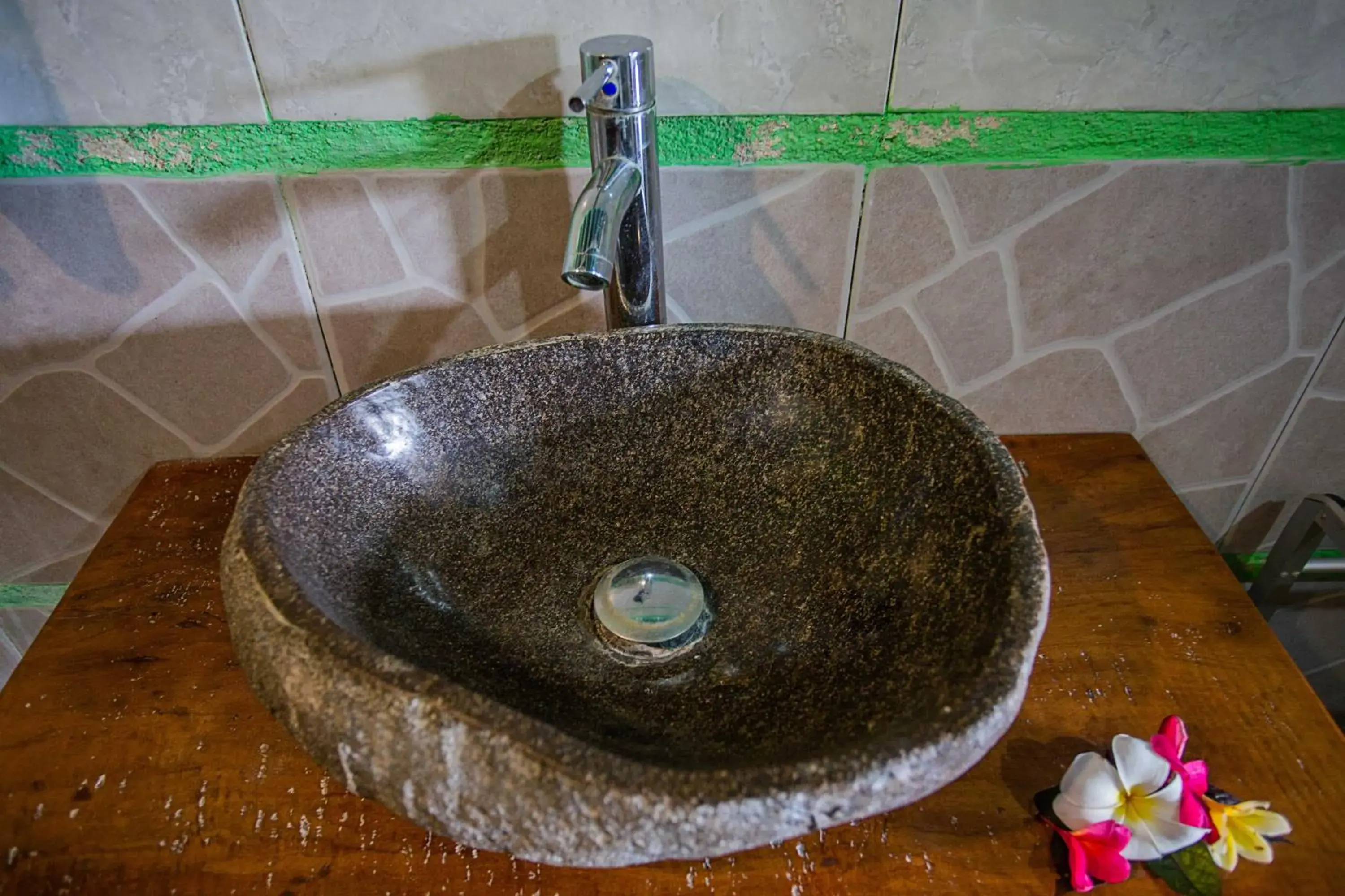 Bathroom in Nanuk's Bungalows Bathroom in Nanuk's Bungalows