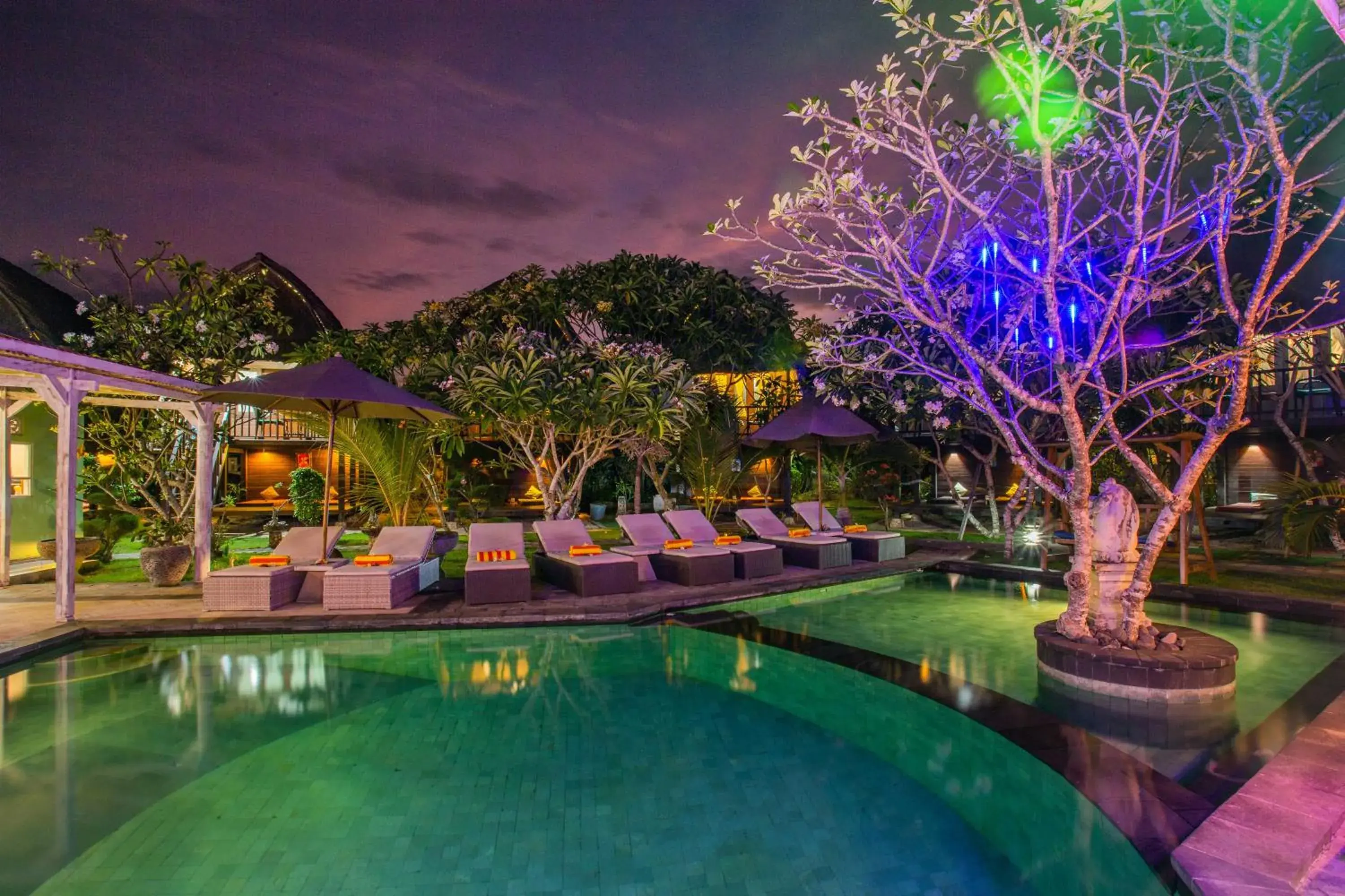Swimming pool in Nanuk's Bungalows Swimming pool in Nanuk's Bungalows