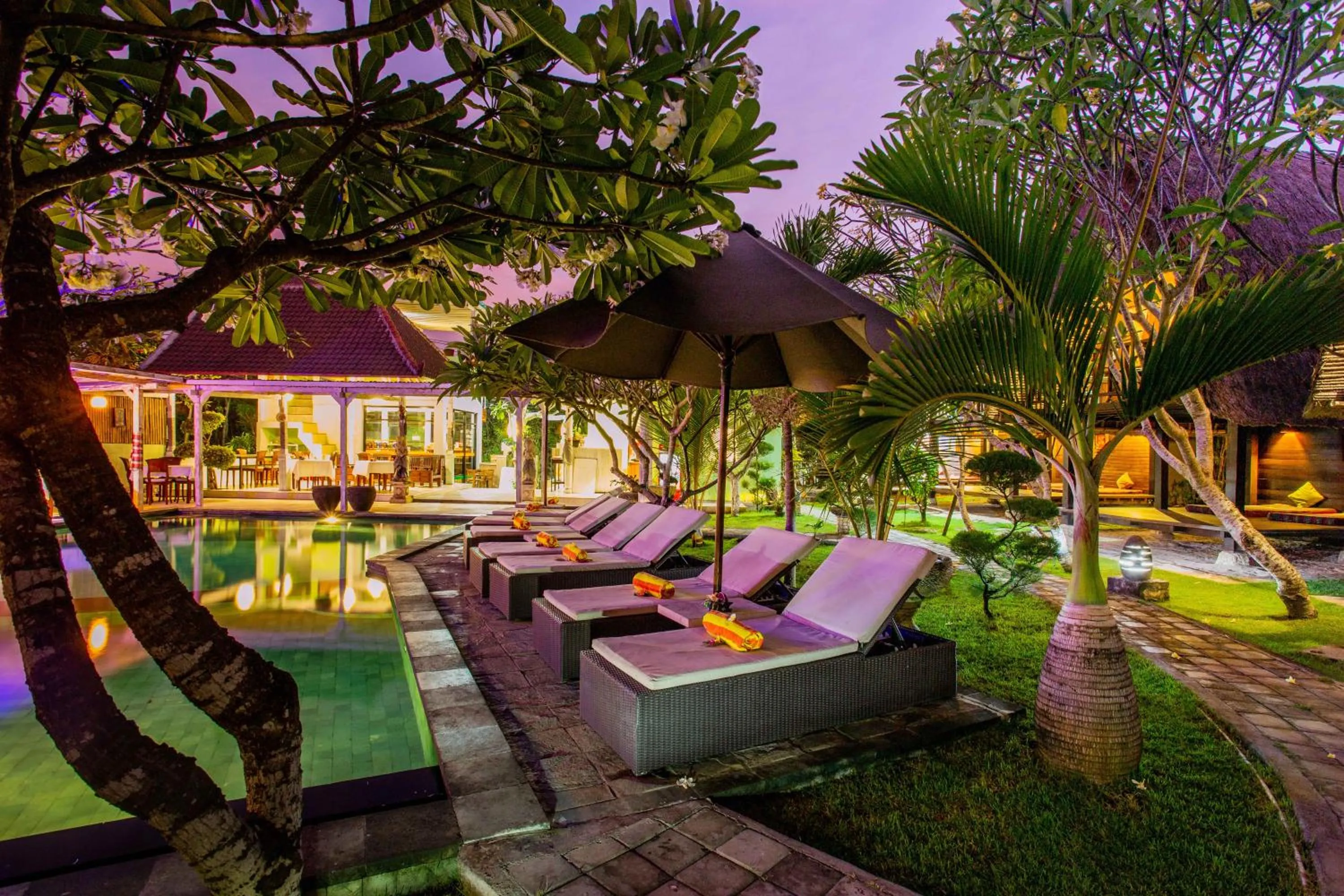 Garden view in Nanuk's Bungalows