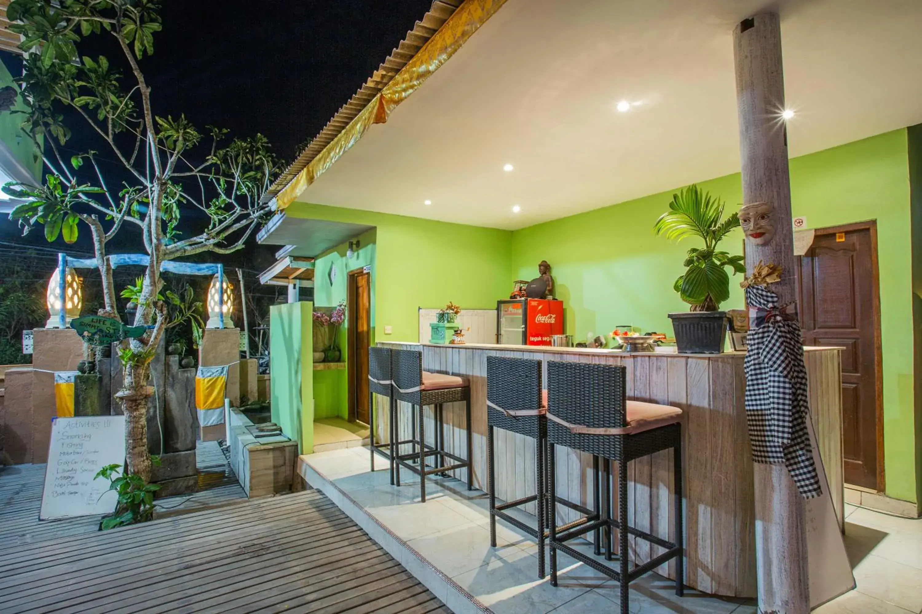 Lounge or bar in Nanuk's Bungalows Lounge or bar in Nanuk's Bungalows