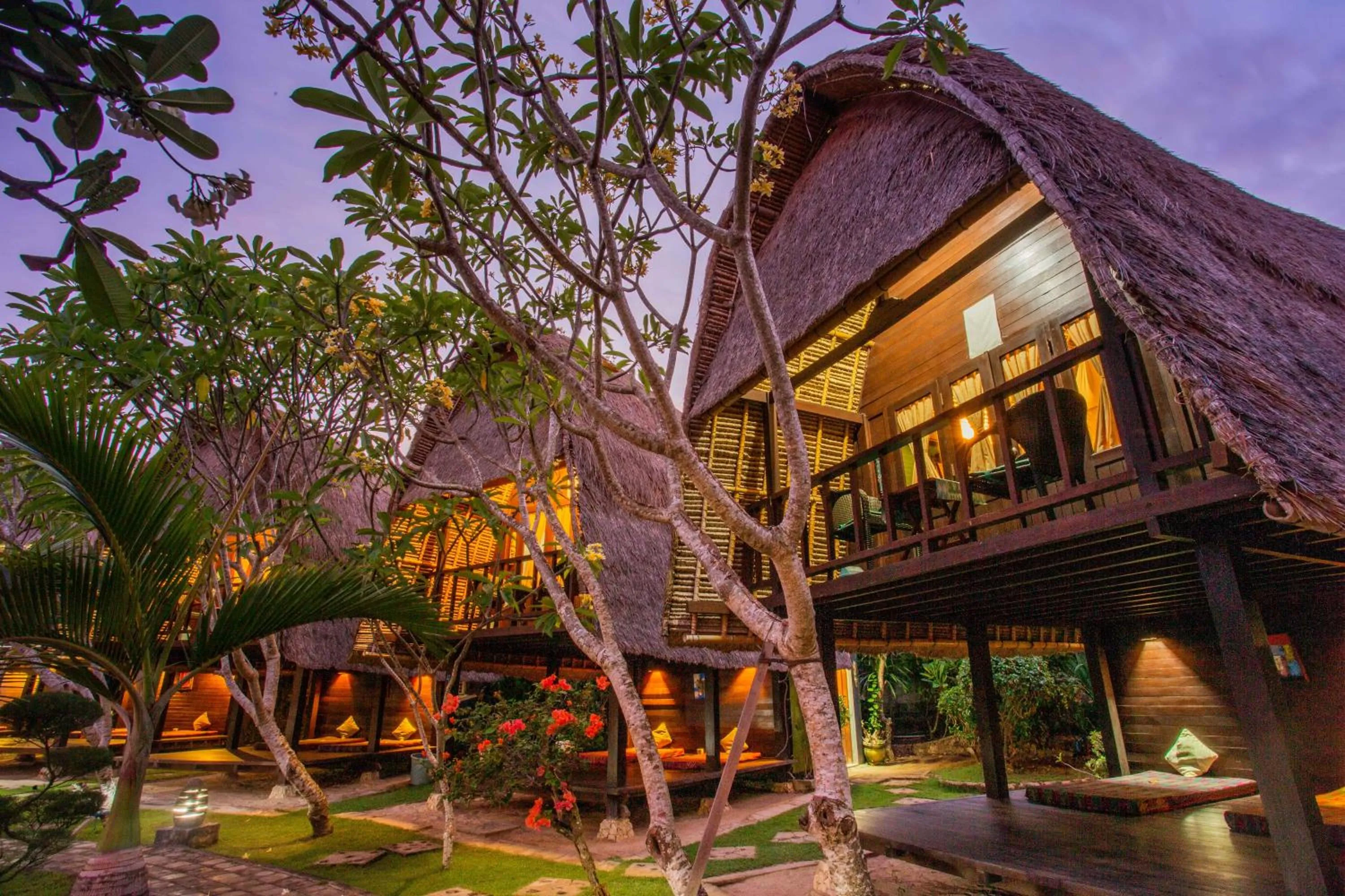 Garden in Nanuk's Bungalows