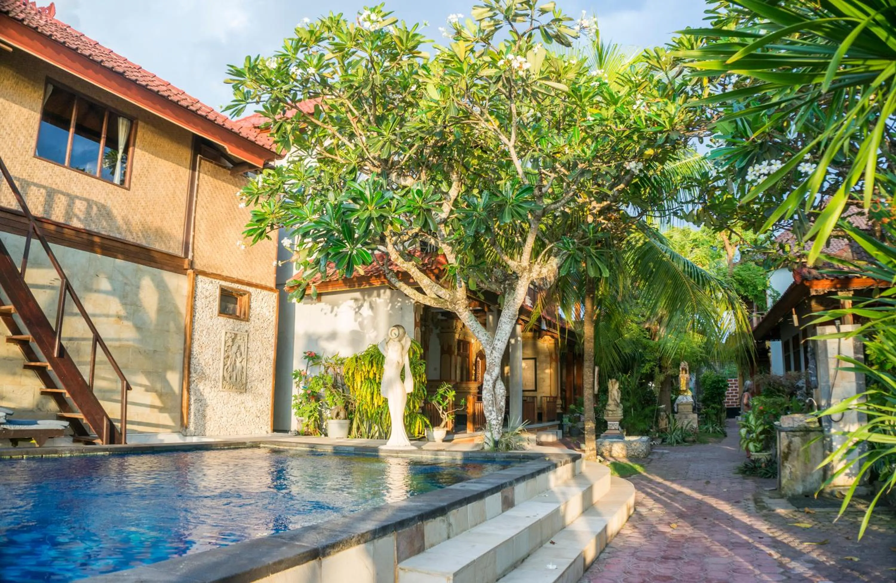Swimming pool in Bungalow No 7