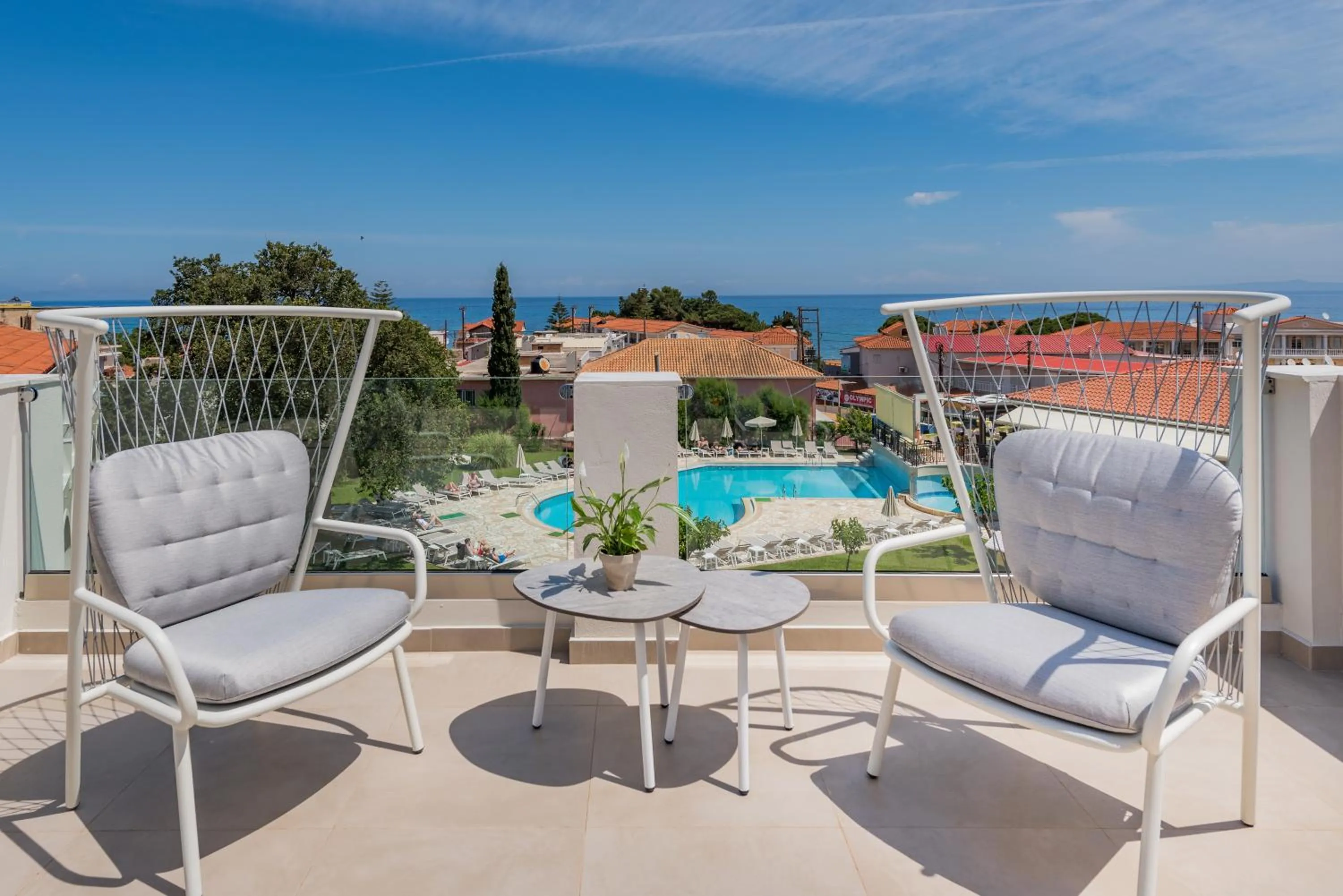Pool view in Hotel Palmyra