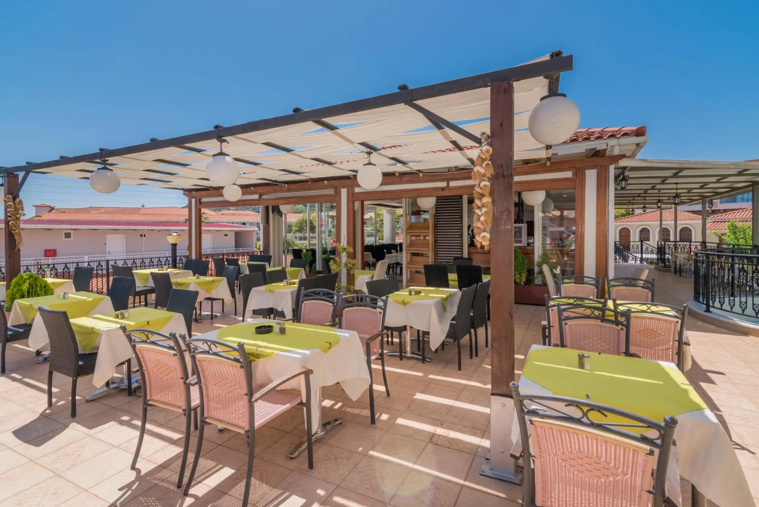 Restaurant/places to eat in Hotel Palmyra Restaurant/places to eat in Hotel Palmyra