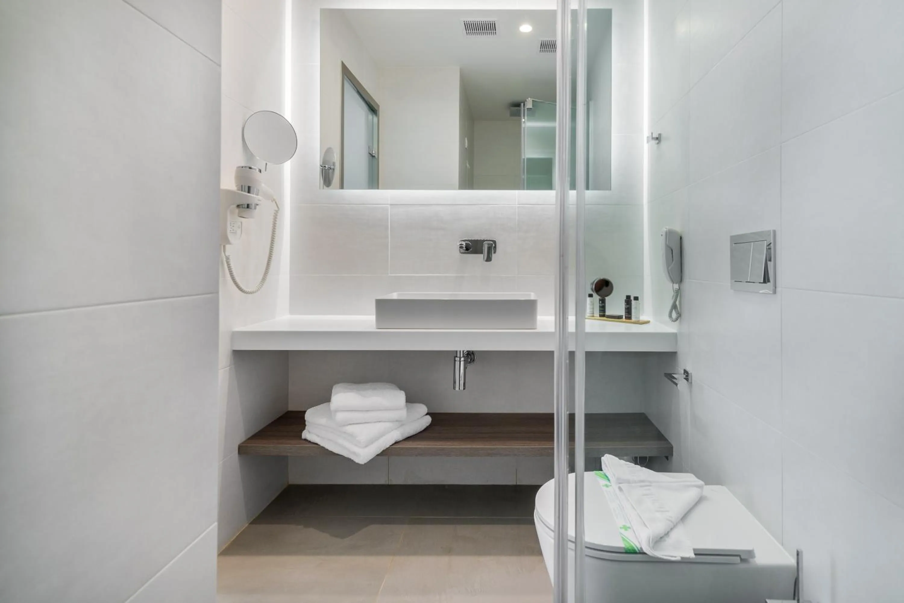 Shower in Hotel Palmyra