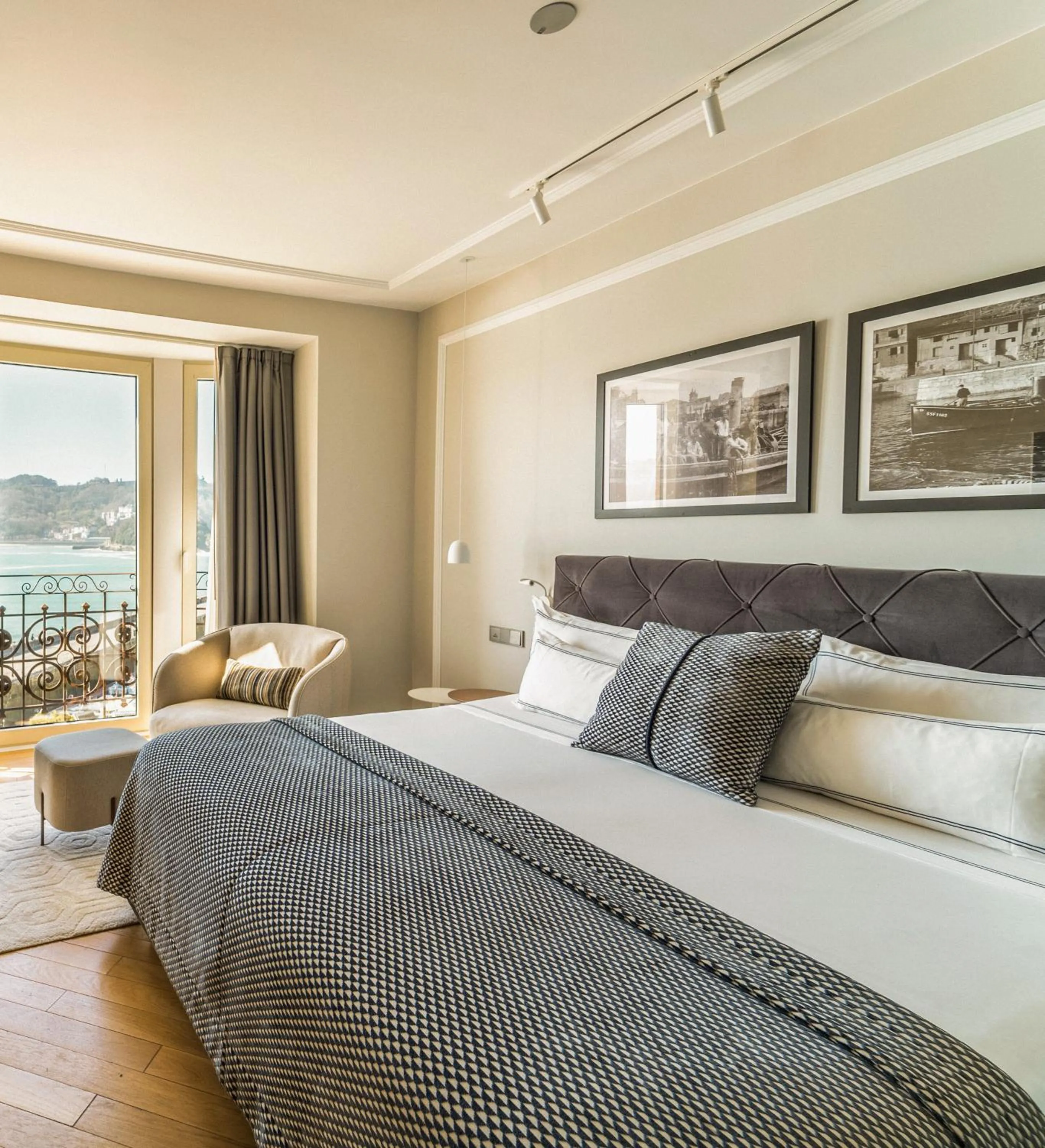 Bed in Lasala Plaza Hotel - Adults Only