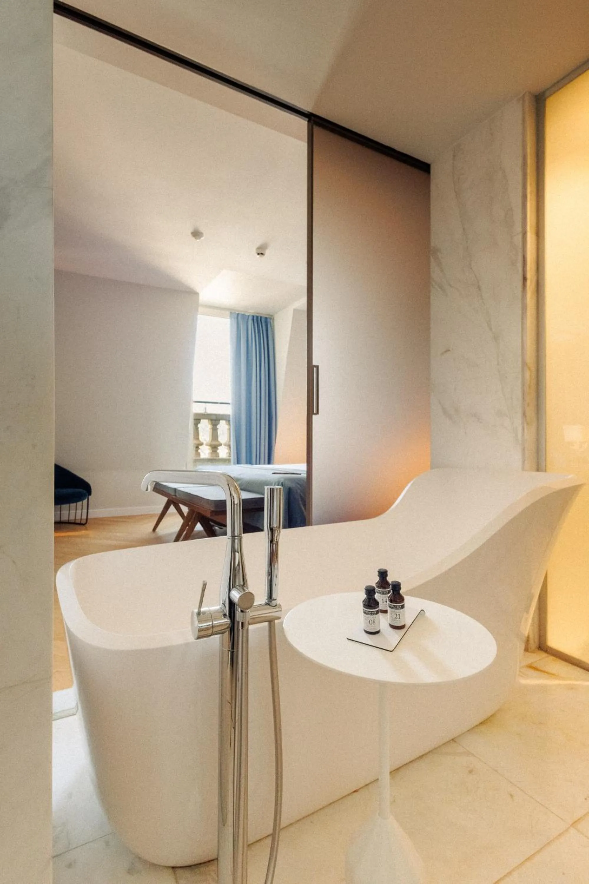 Lasala Plaza Hotel - Adults Only