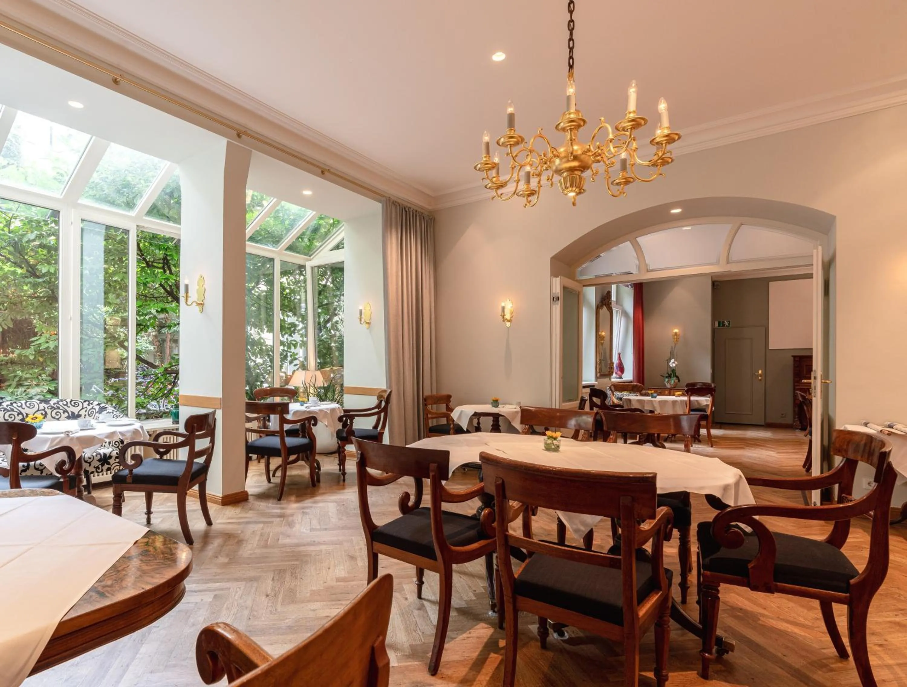 Breakfast in Hotel Olympic