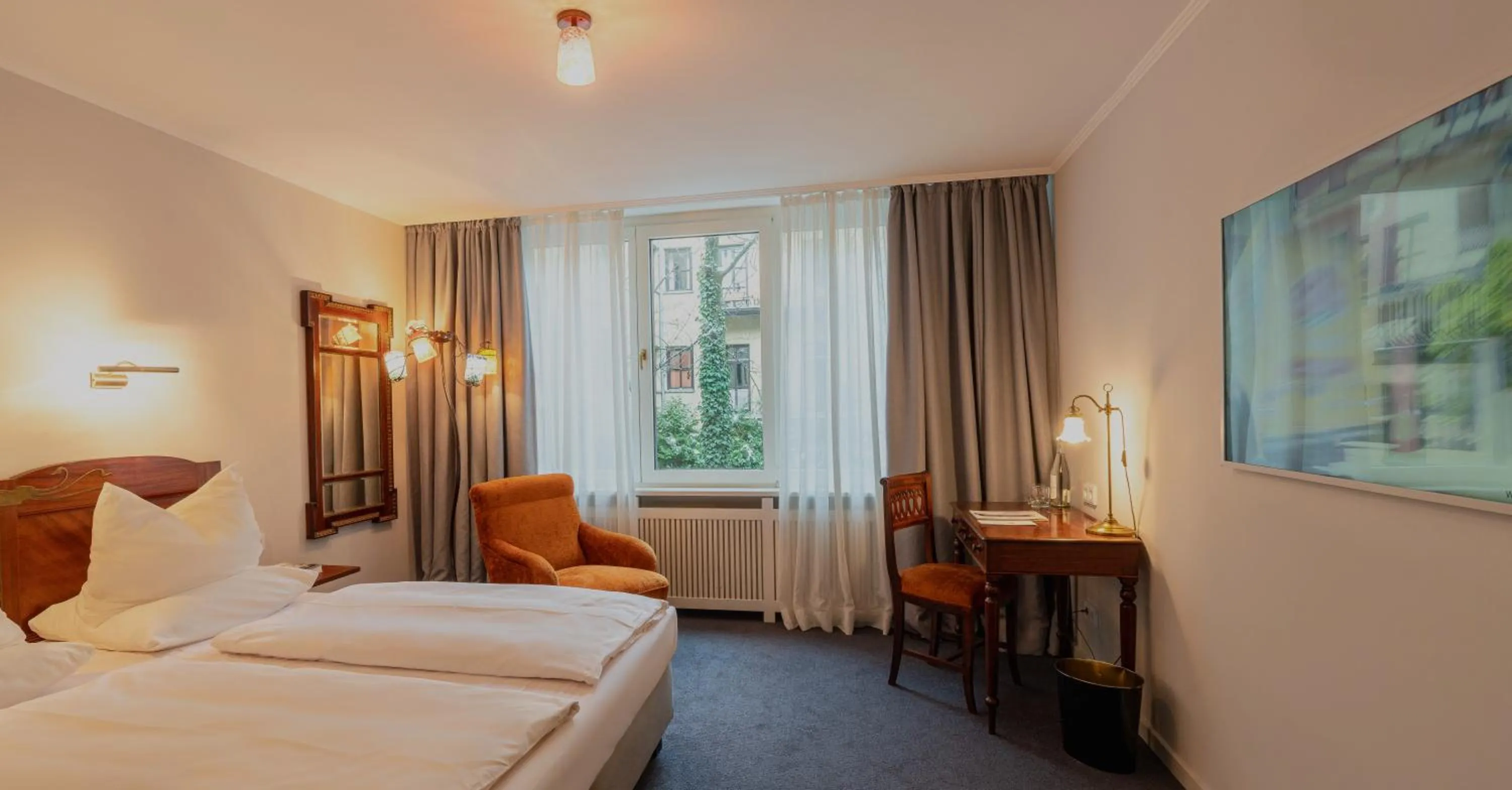 Photo of the whole room, Bed in Hotel Olympic