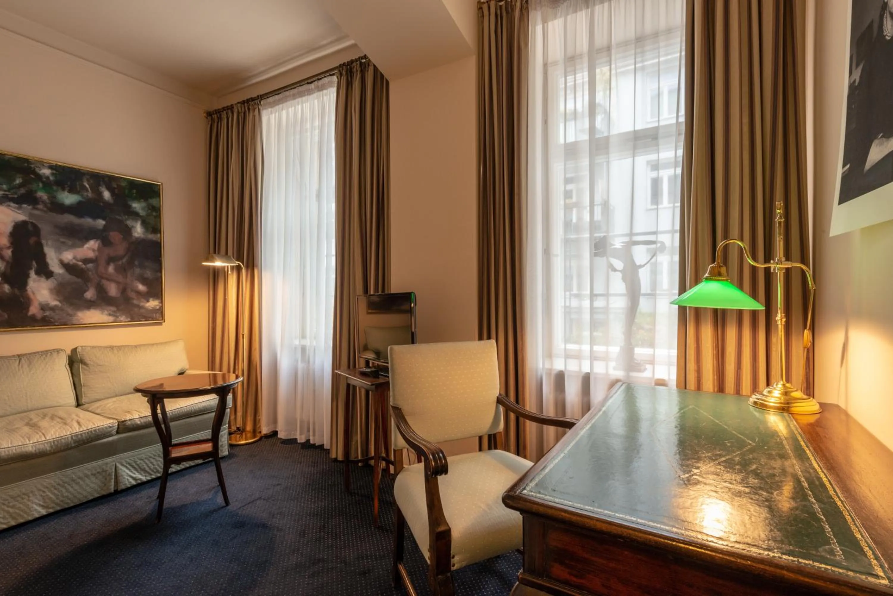 Bedroom in Hotel Olympic