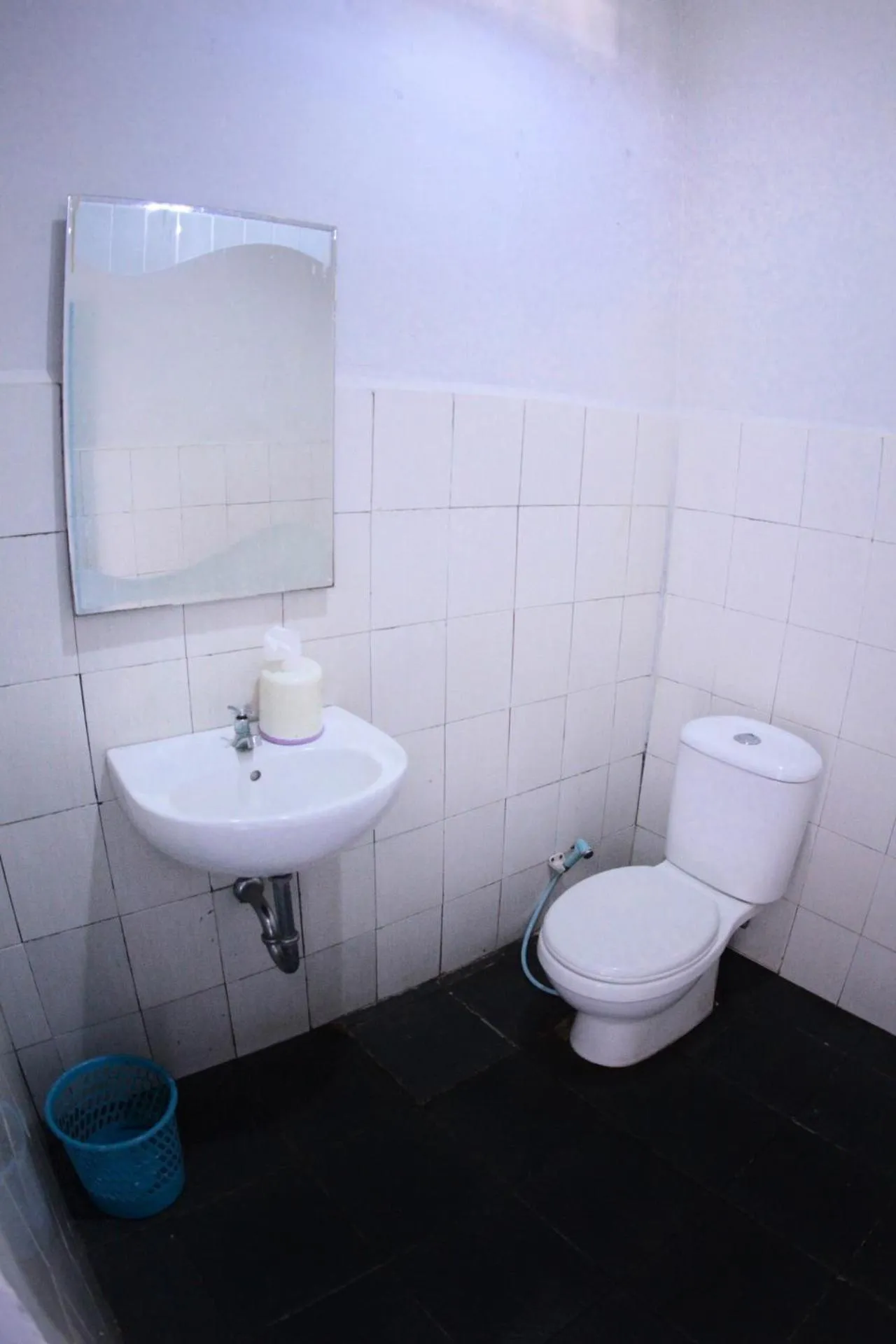 Bathroom in Hotel FX72 Ruteng