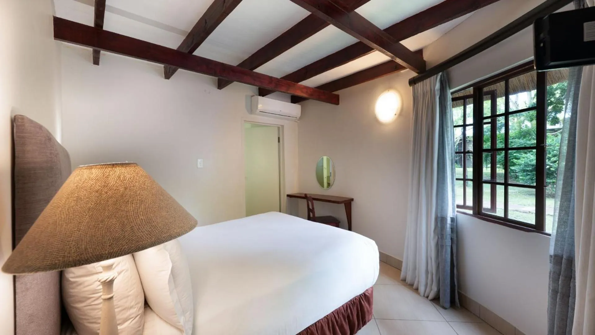 Bed in ANEW Hotel Hluhluwe