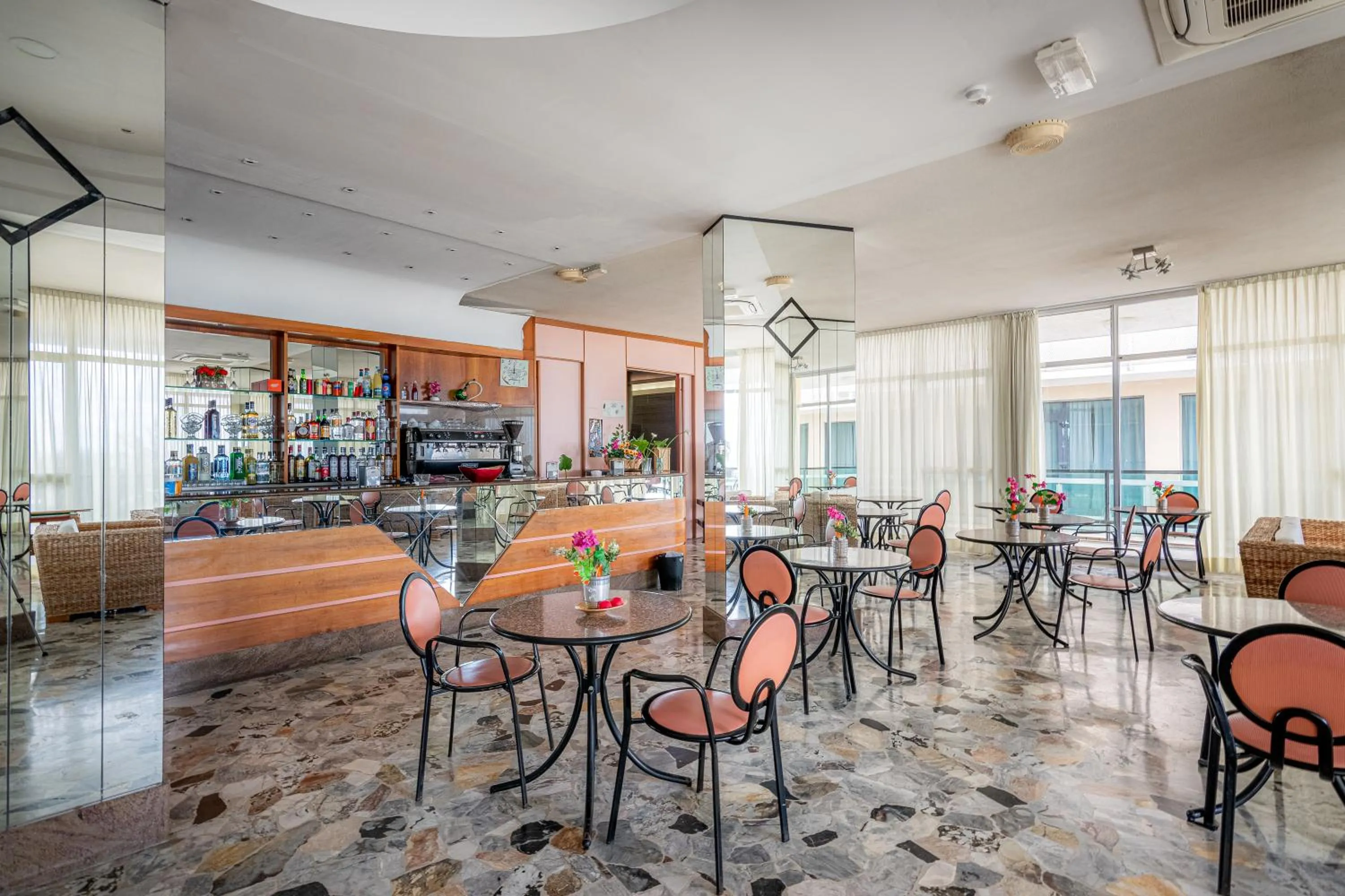 Lounge or bar in Hotel Crown