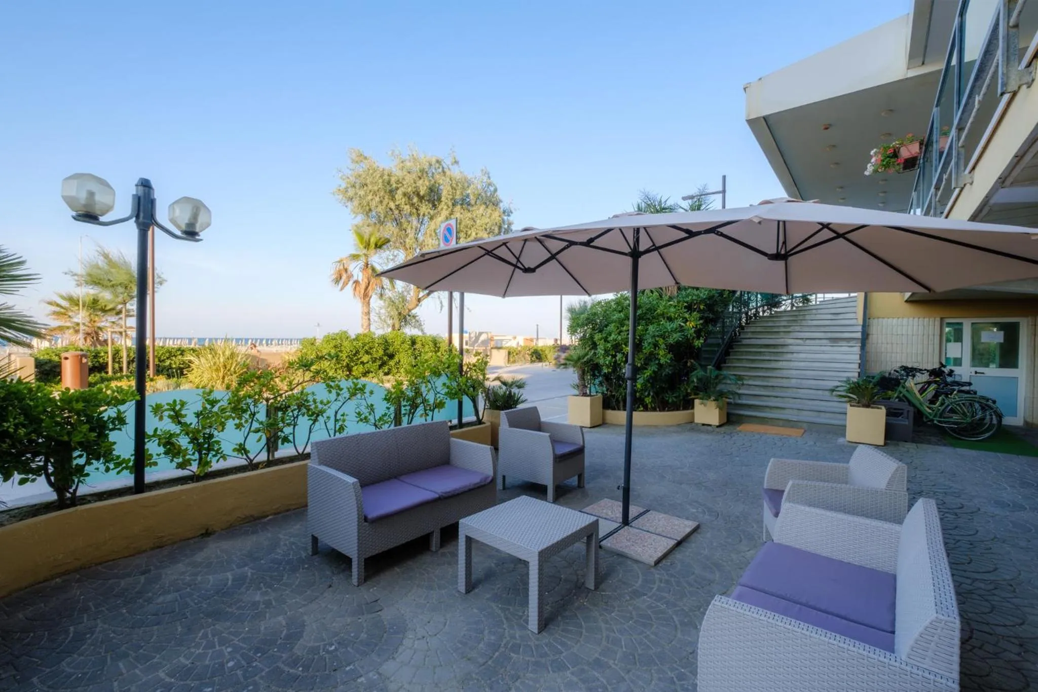 Patio in Hotel Crown