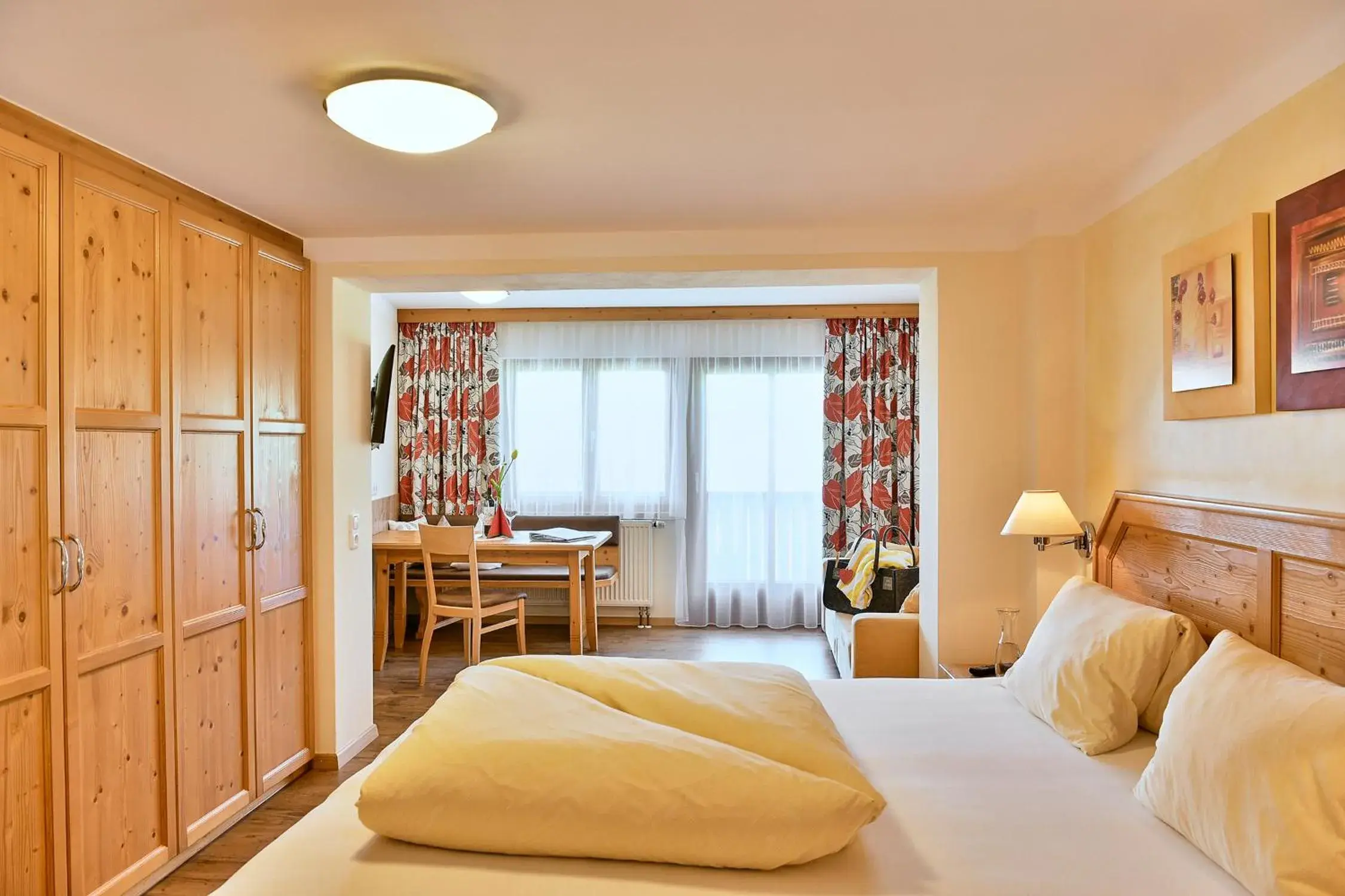 Deluxe Double Room with Mountain View in Stockingers Guest House Deluxe Double Room with Mountain View in Stockingers Guest House