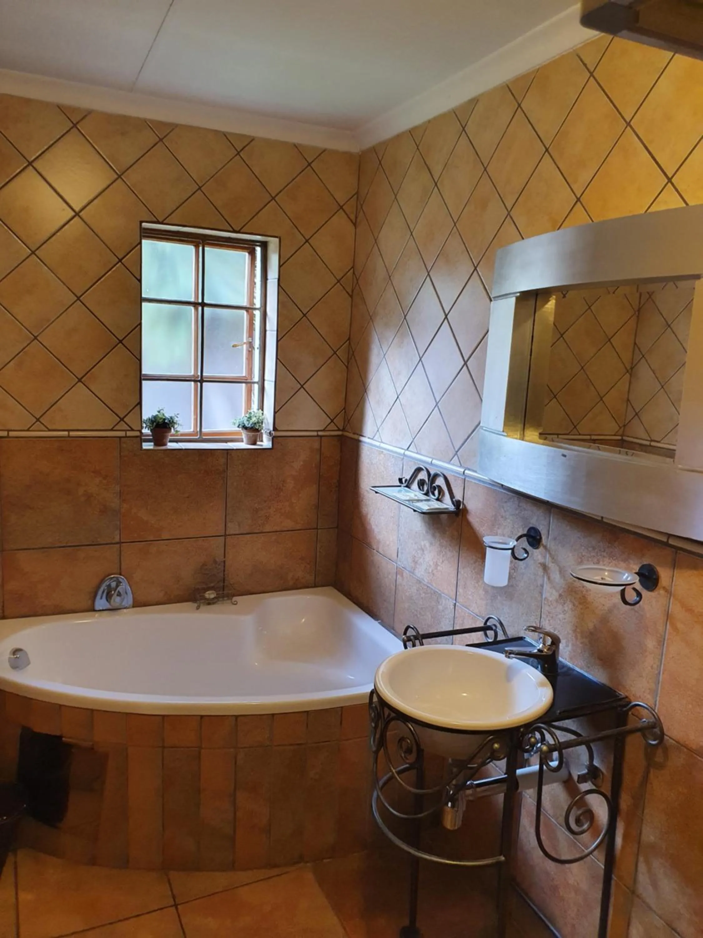 Bathroom in 7th Street Guesthouse