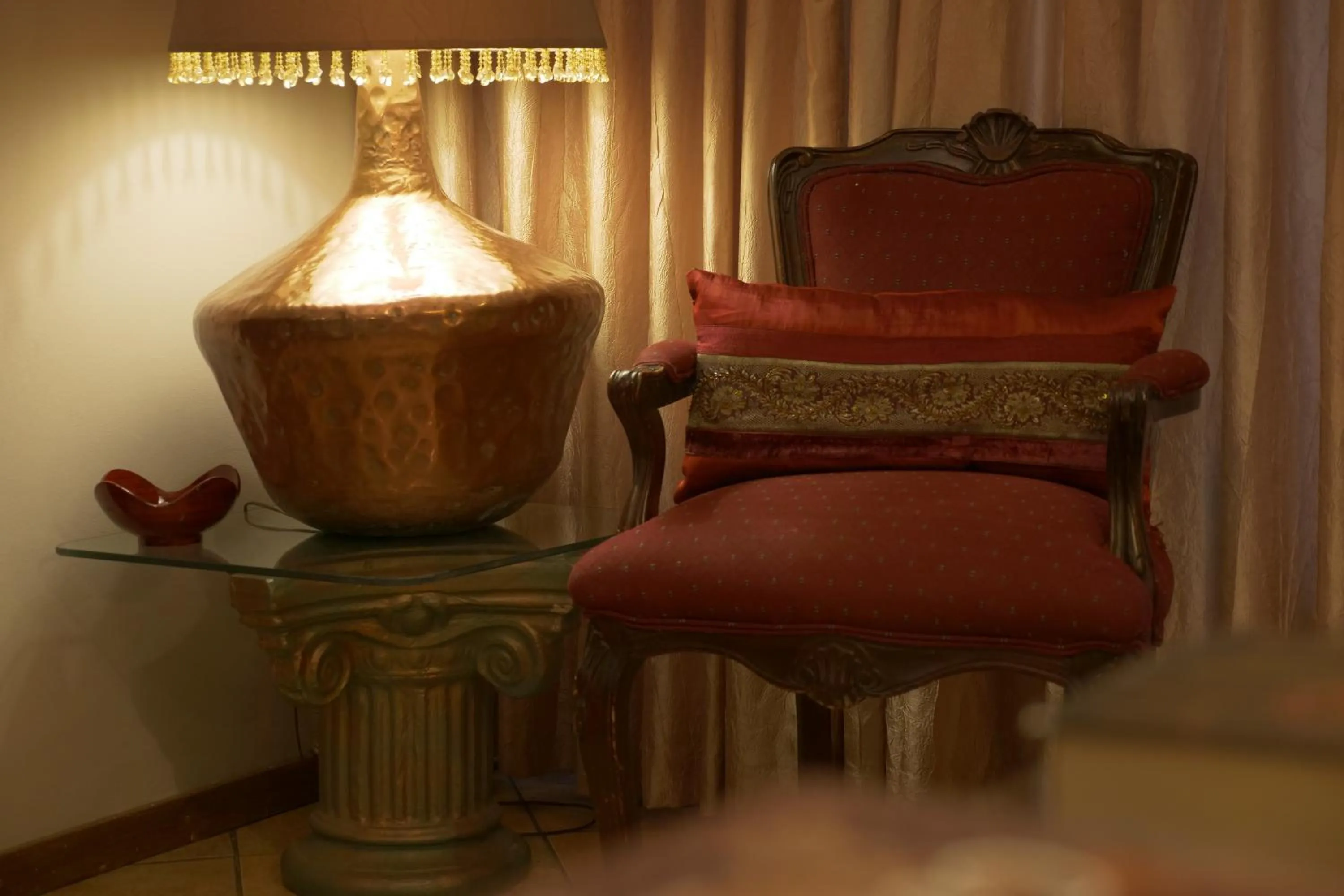 Seating area in 7th Street Guesthouse