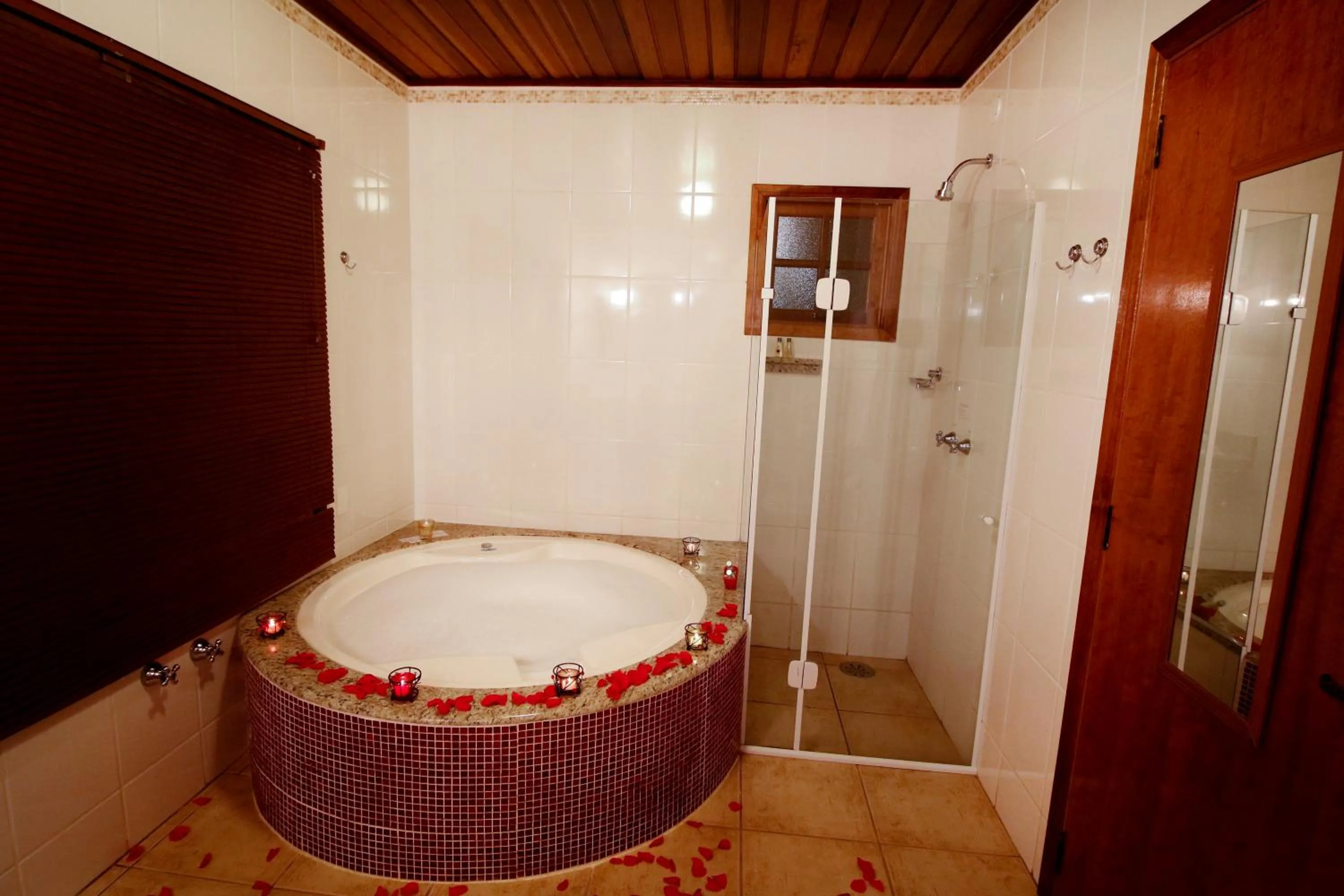 Hot Tub in Pousada Ahavanoah