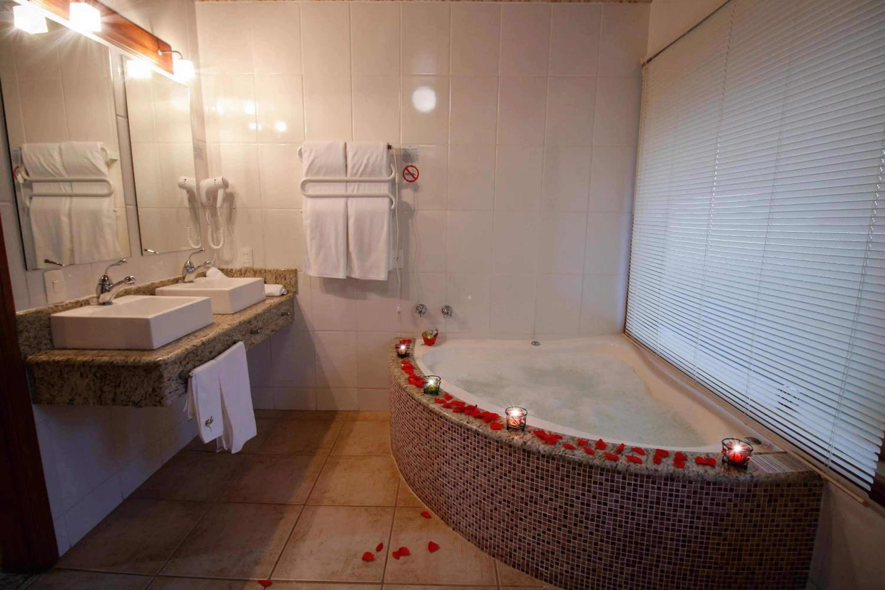 Hot Tub in Pousada Ahavanoah