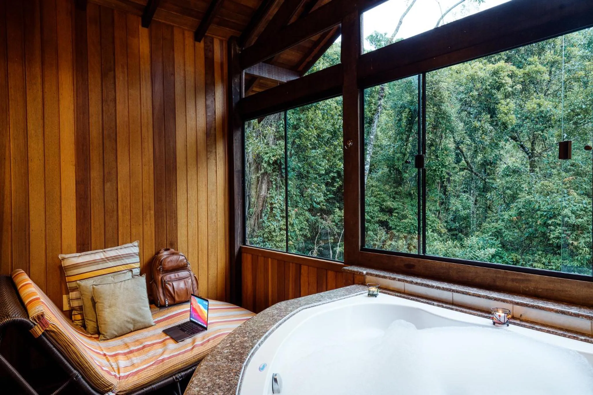 Hot Tub in Pousada Ahavanoah