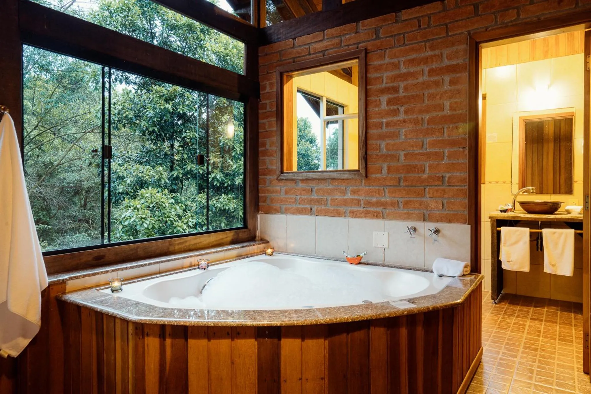 Hot Tub in Pousada Ahavanoah