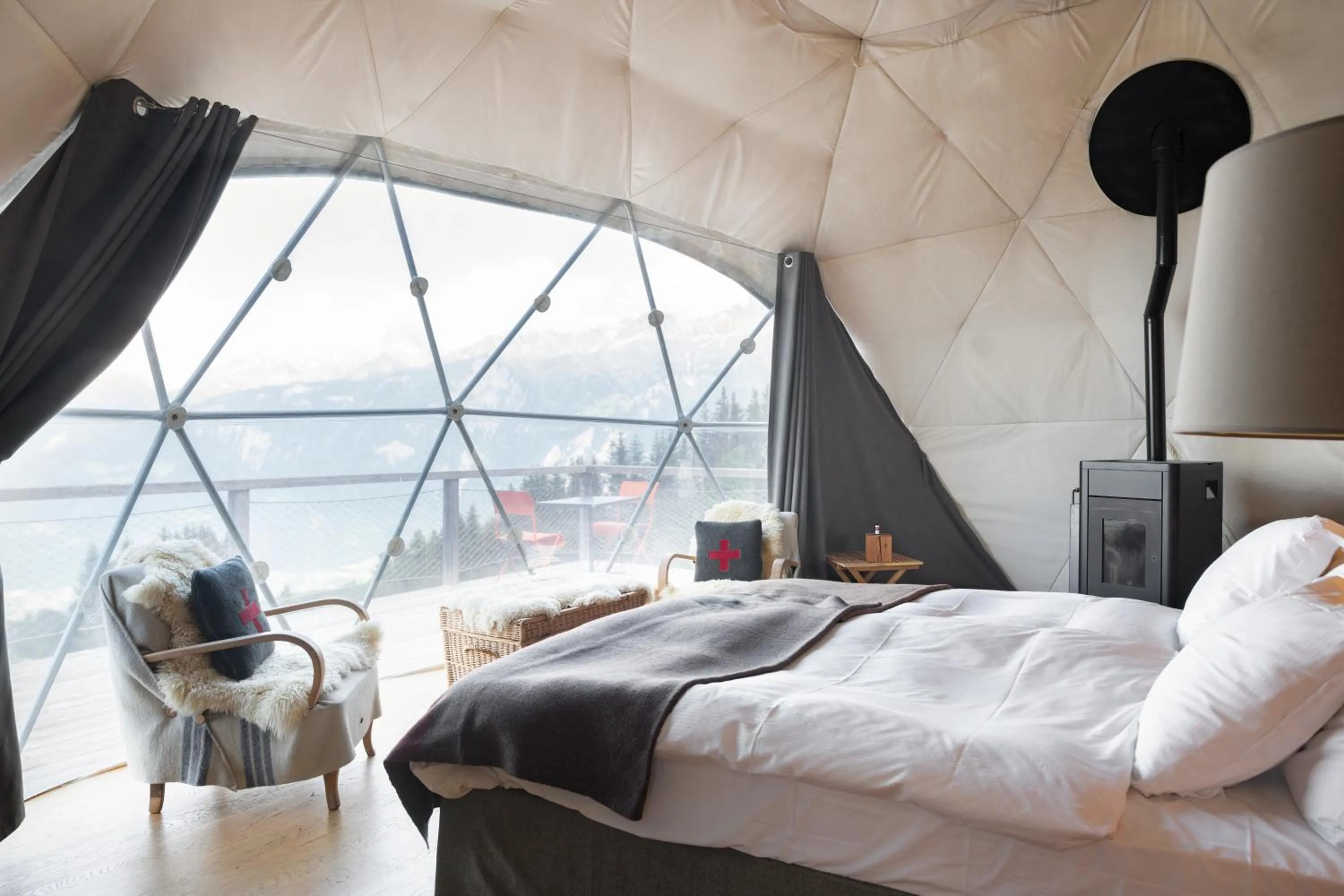 Property building, Bed in Whitepod Original