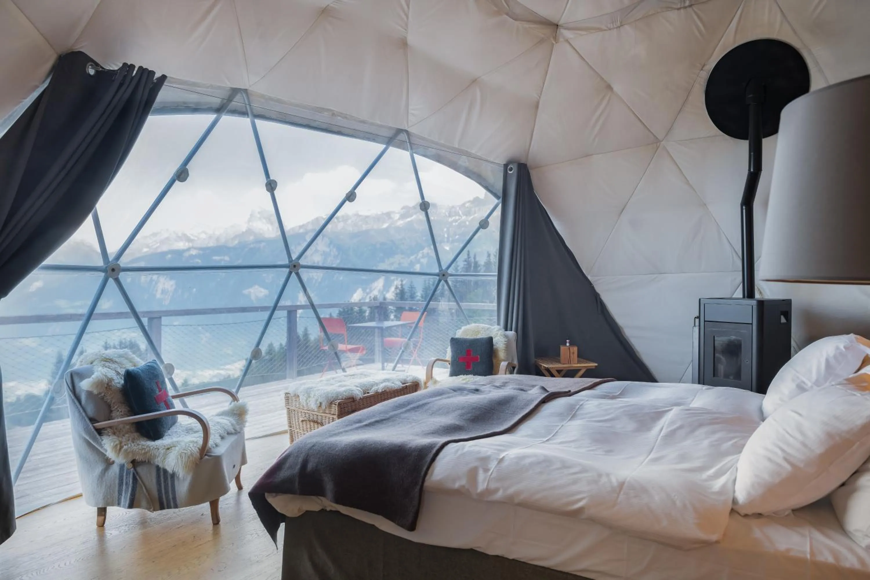 Property building, Bed in Whitepod Original