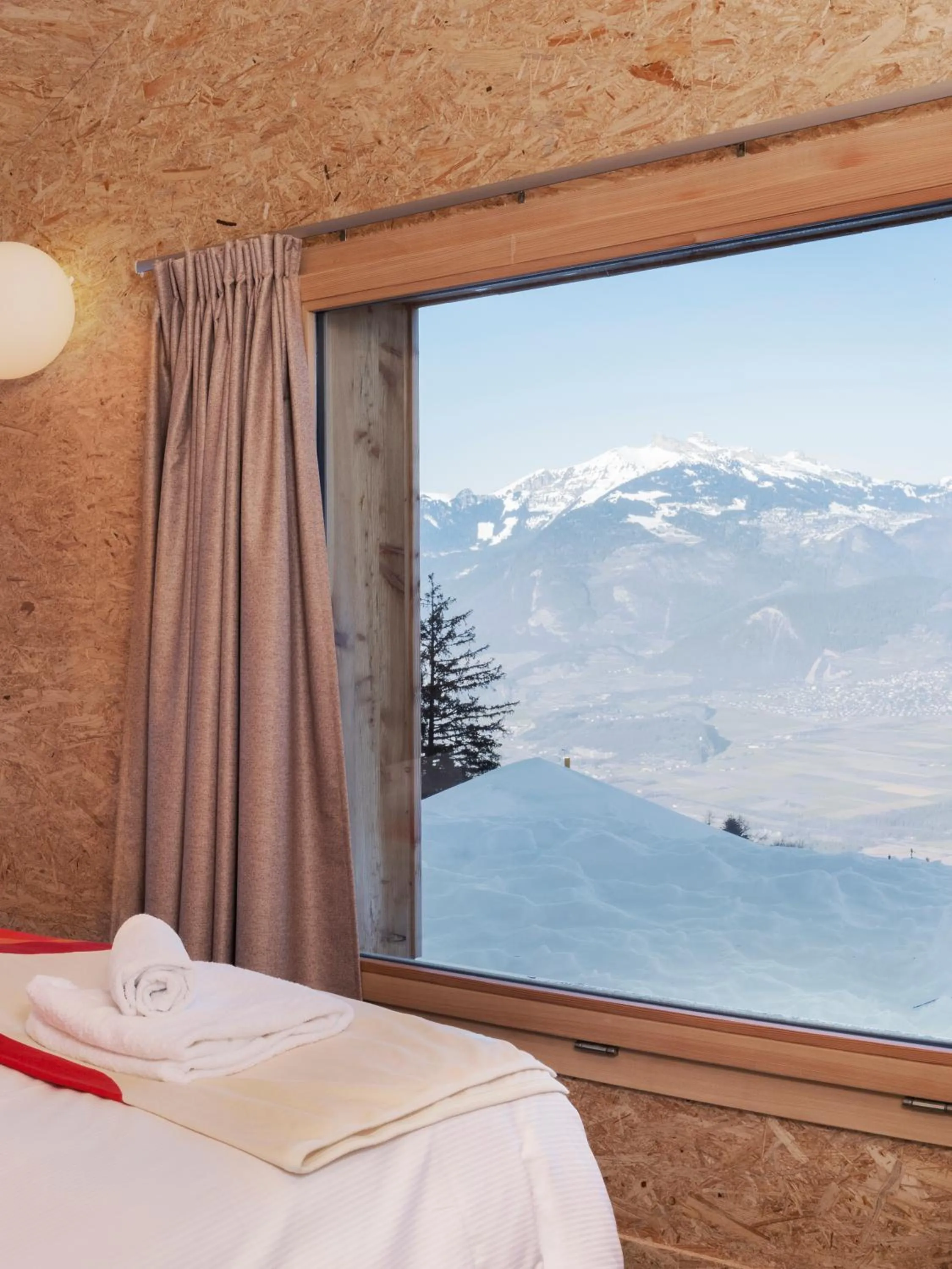 Property building, Bed in Whitepod Original