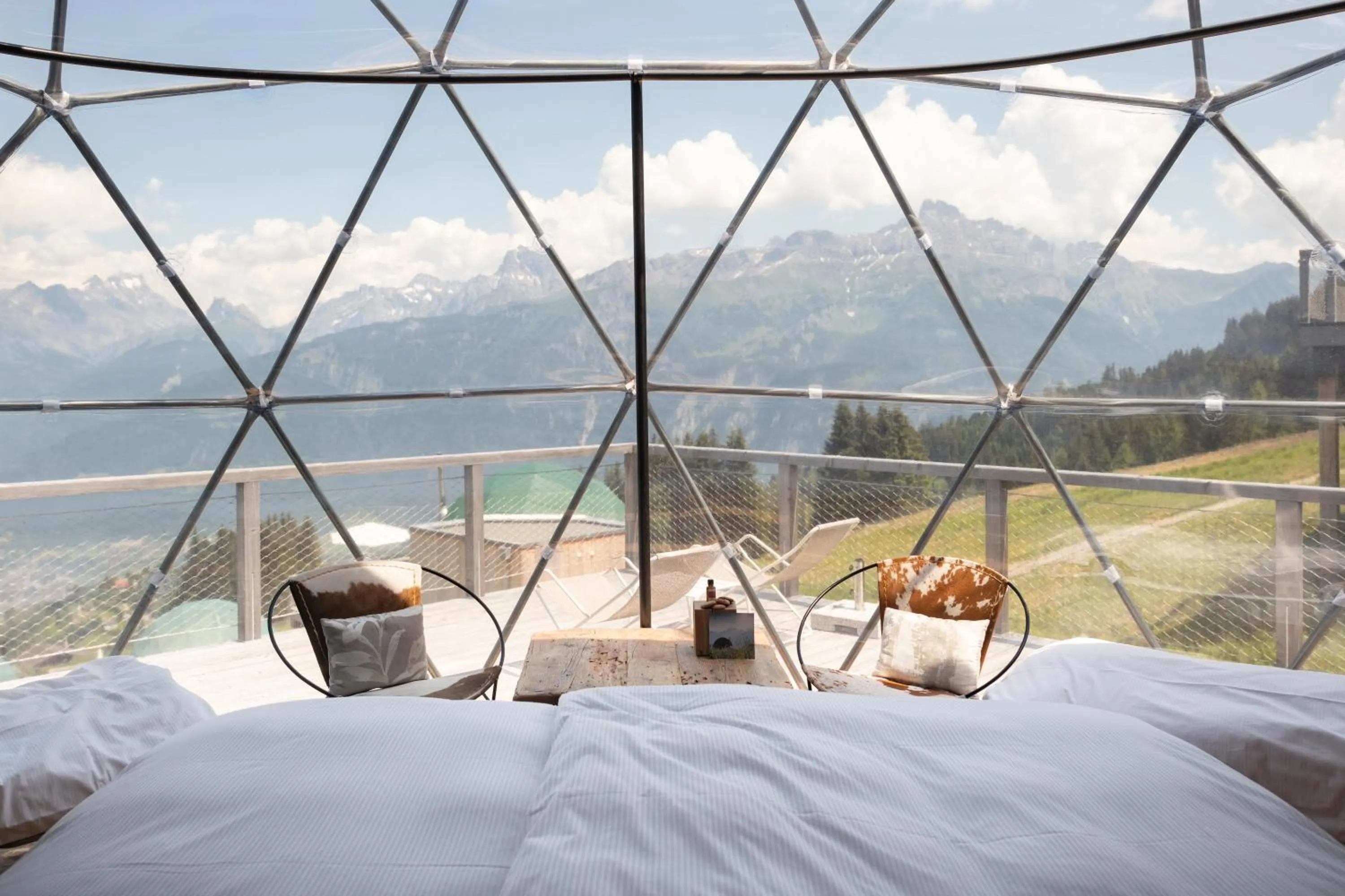 Property building, Bed in Whitepod Original