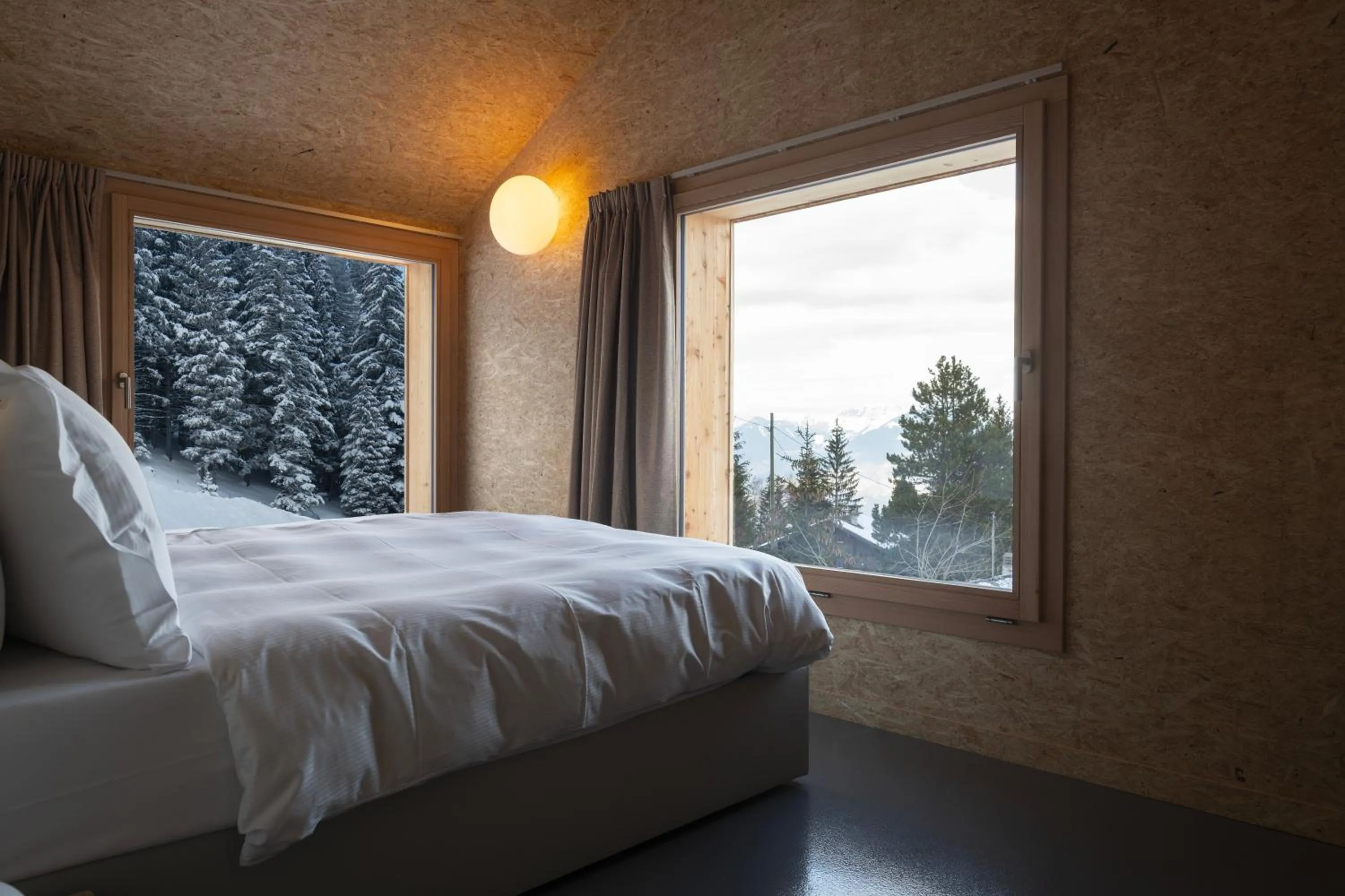 Property building, Bed in Whitepod Original