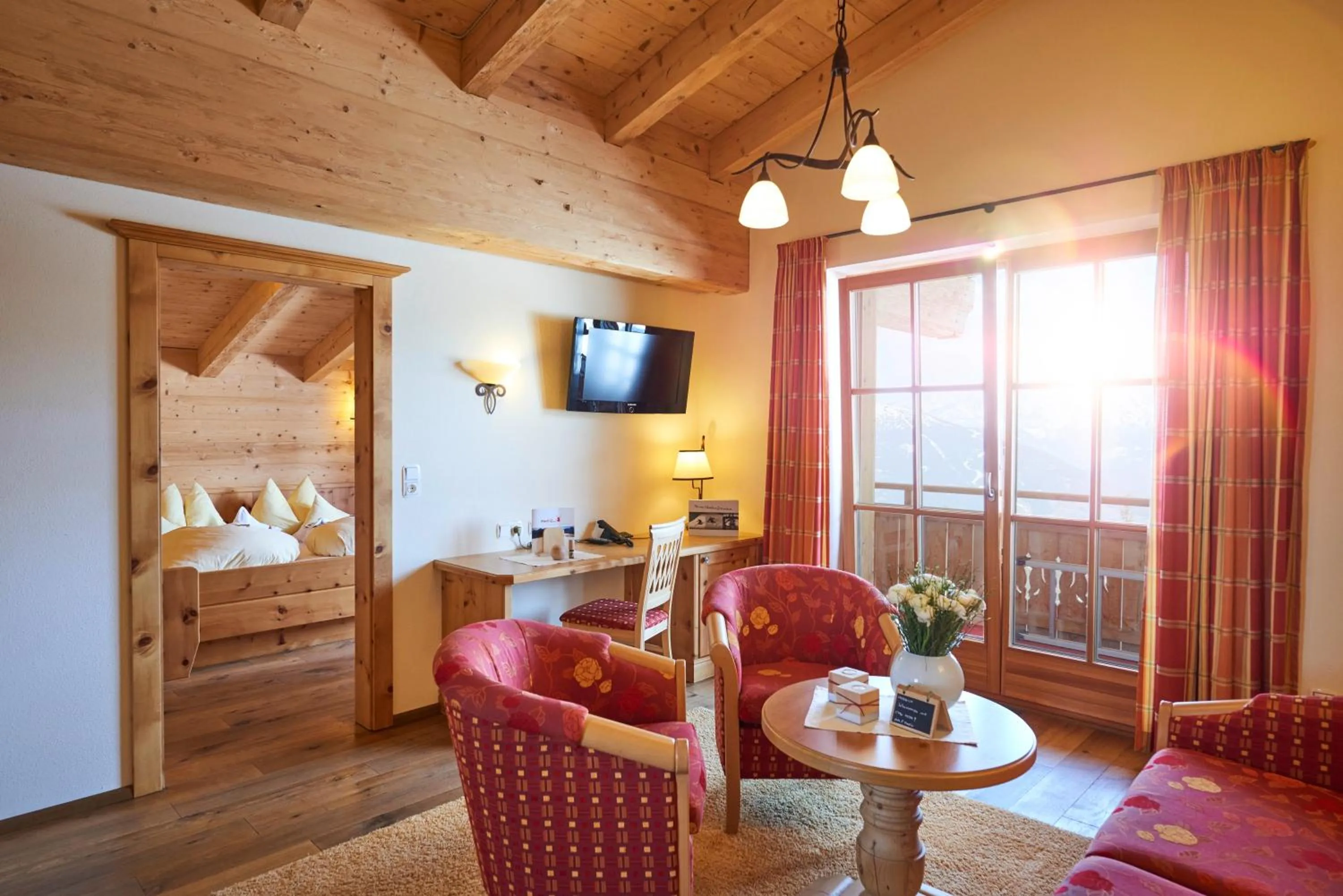 Balcony/Terrace, Bed in Berggasthof Platzlalm