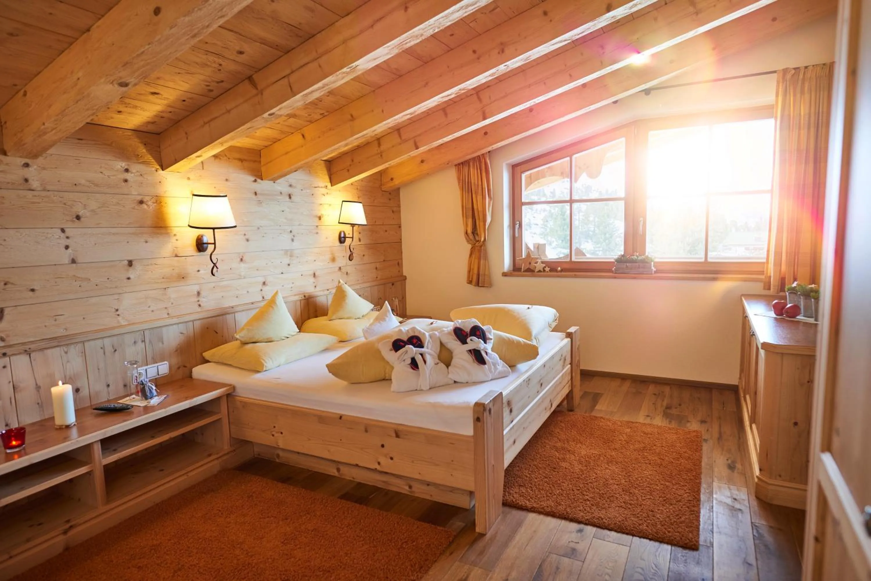 Bedroom, Bed in Berggasthof Platzlalm