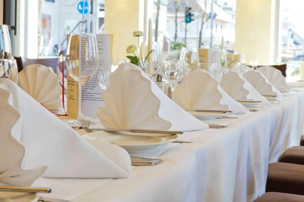 Restaurant/places to eat in Hotel am Markt Garni - Aegidienberg