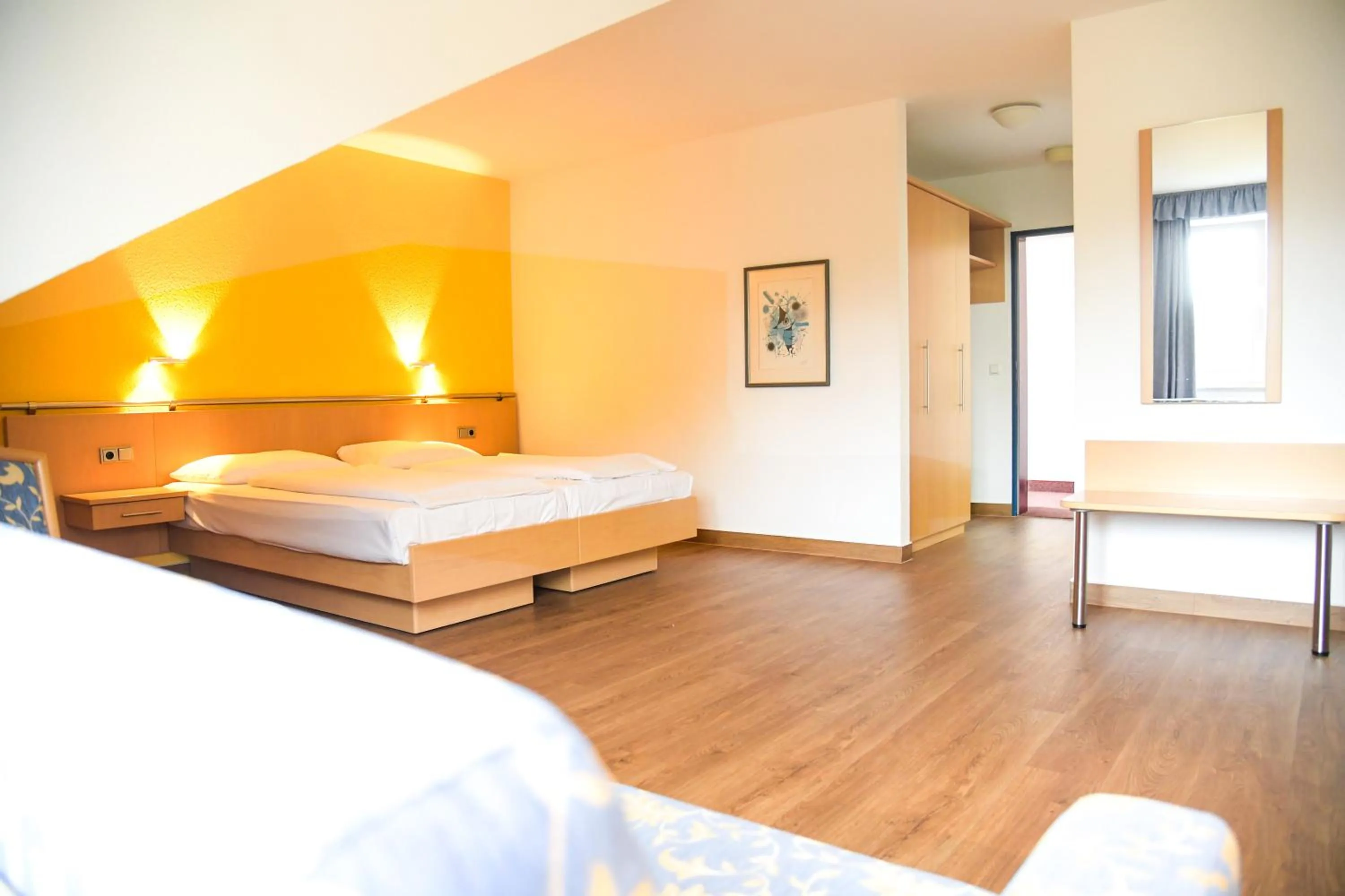 Photo of the whole room, Bed in Hotel am Markt Garni - Aegidienberg