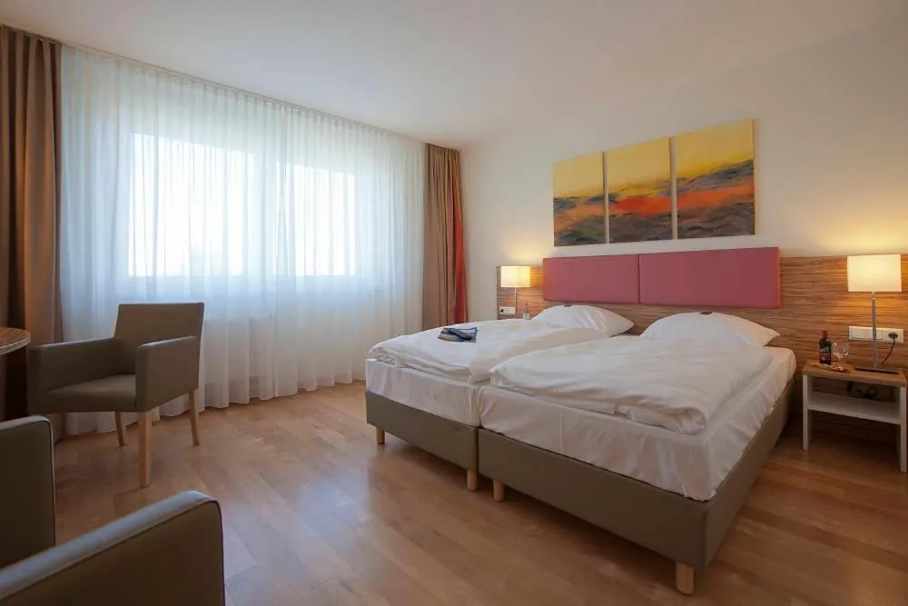 Day, Bed in Hotel am Markt Garni - Aegidienberg